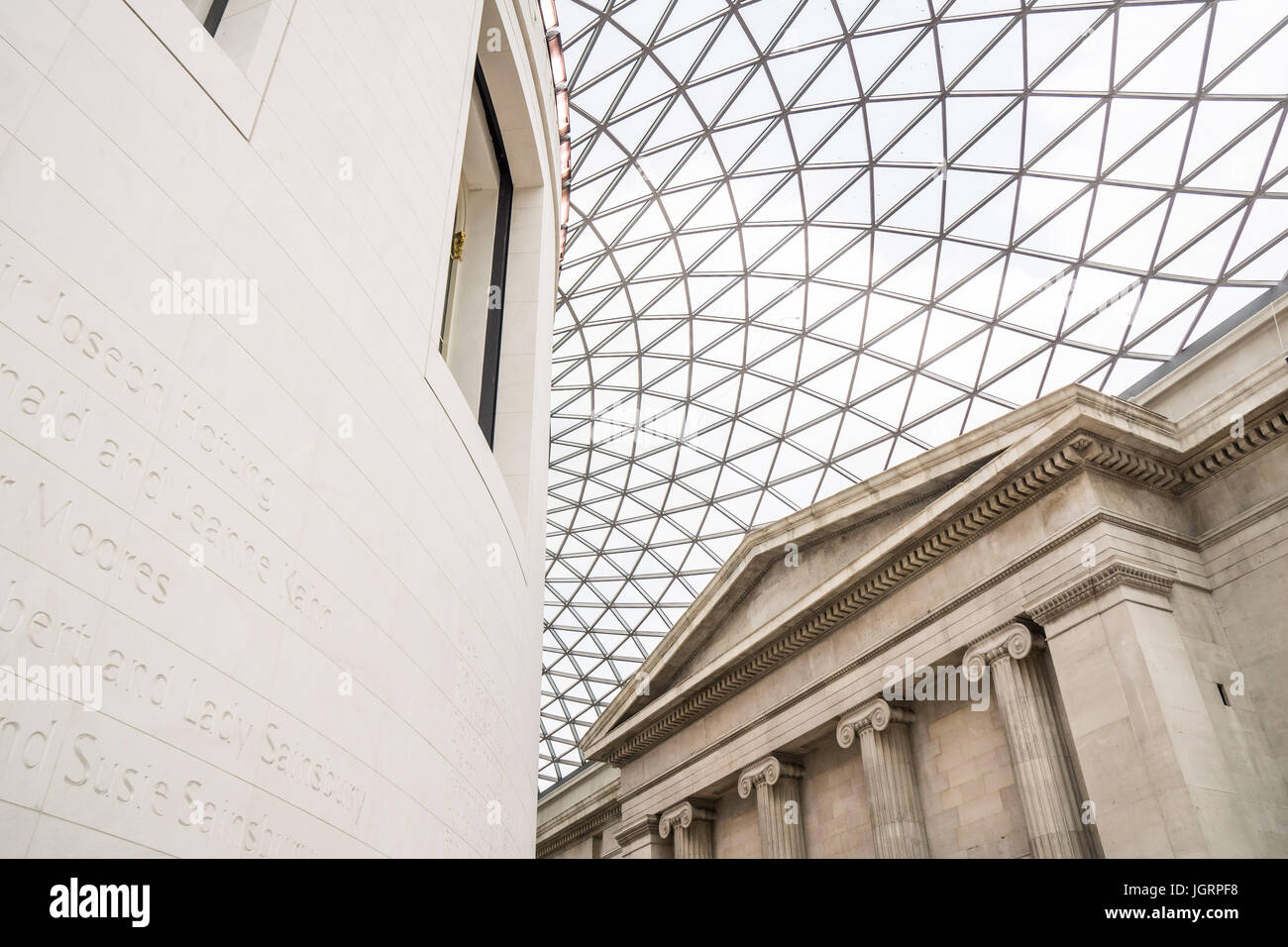 Le British Museum de Londres - montrant le toit impressionnant Banque D'Images