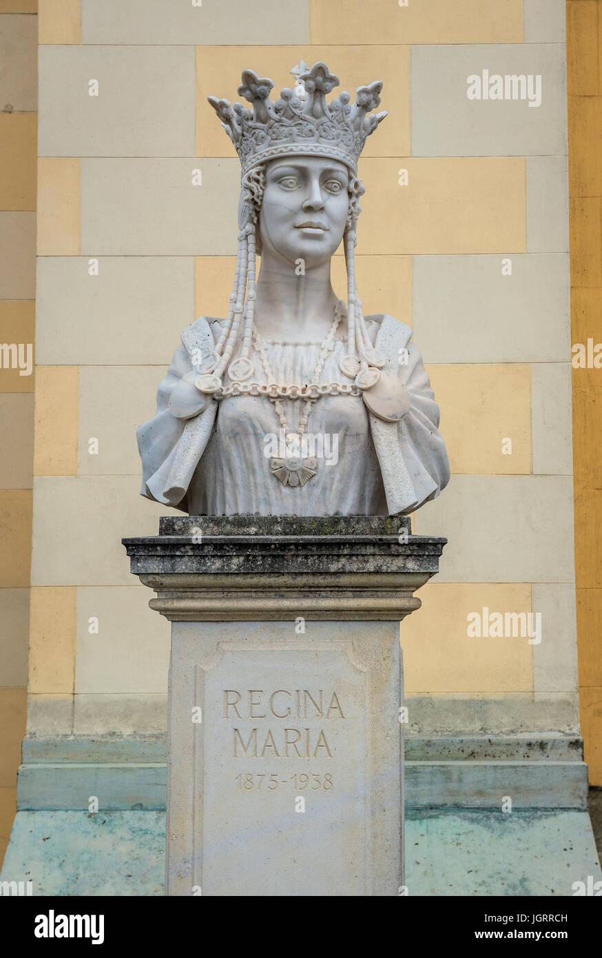 La princesse Marie d'Édimbourg buste à côté d'entrée de la Cathédrale de Sainte Trinité à Alba Iulia Alba Carolina forteresse en ville, Transylvanie, Roumanie Banque D'Images