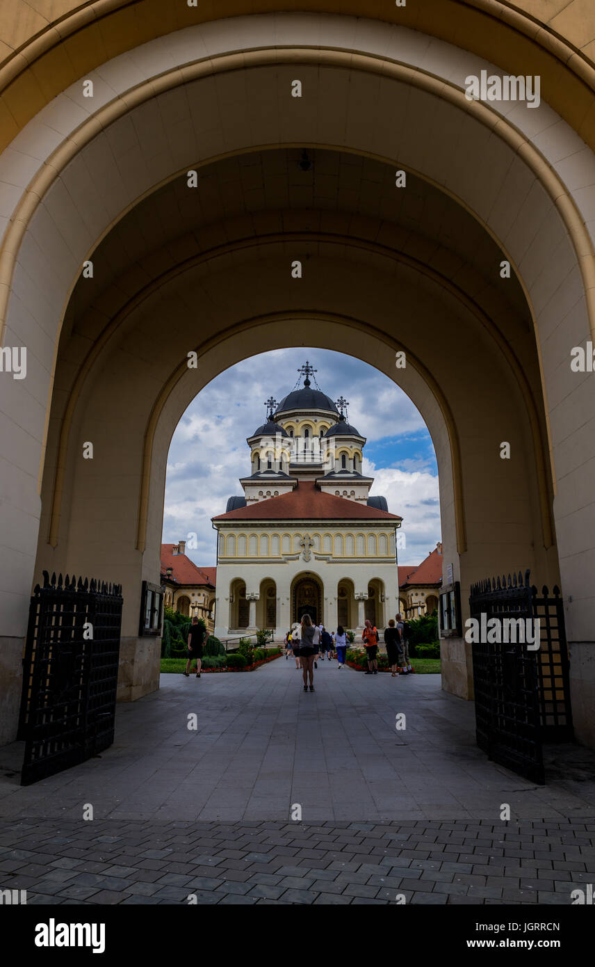 Couronnement de la cathédrale orthodoxe roumaine Sainte Trinité et Archanges Michel et Gabriel à Alba Carolina Forteresse de Alba Iulia, Roumanie ville Banque D'Images