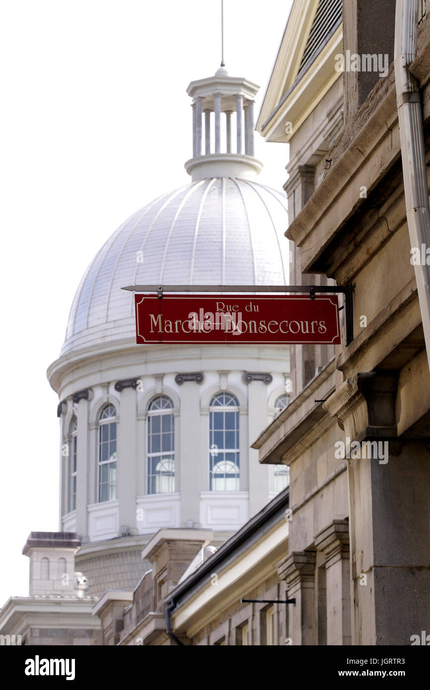 Montréal, Canada, 9 juillet,2017.La rue Bonsecours dans le Vieux Montréal signe.Credit:Mario Beauregard/Alamy Live News Banque D'Images