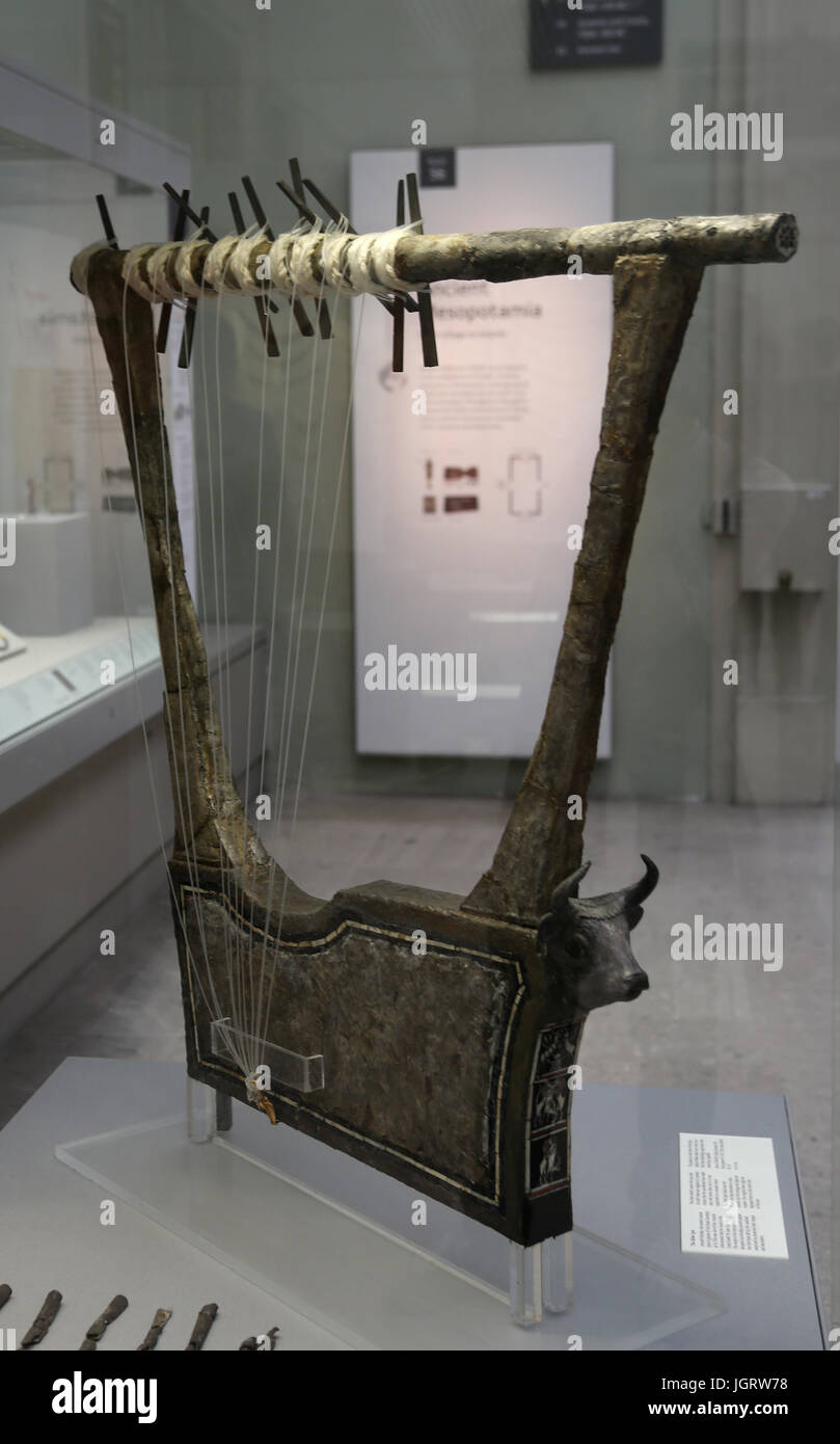 Lyre d'argent. Début d'une dynastie III. 2600 BC. L'Iraq, l'Iraq, cimetière royal d'Ur.. Banque D'Images