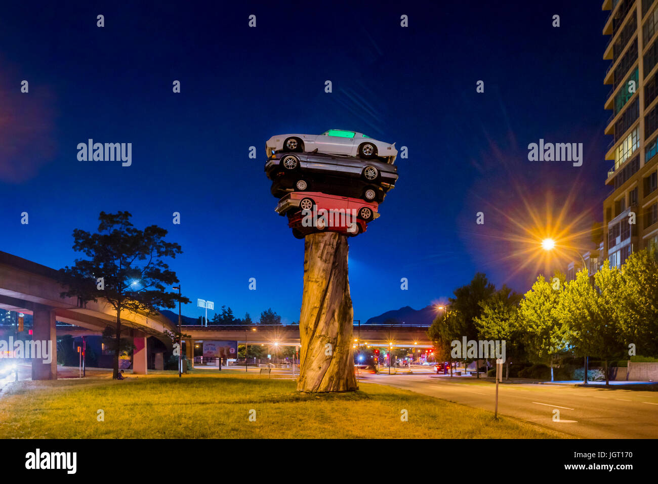 Installation d'art public appelé Trans Am Totem par artiste Marcus Bowcott, Vancouver, Colombie-Britannique, Canada. Banque D'Images