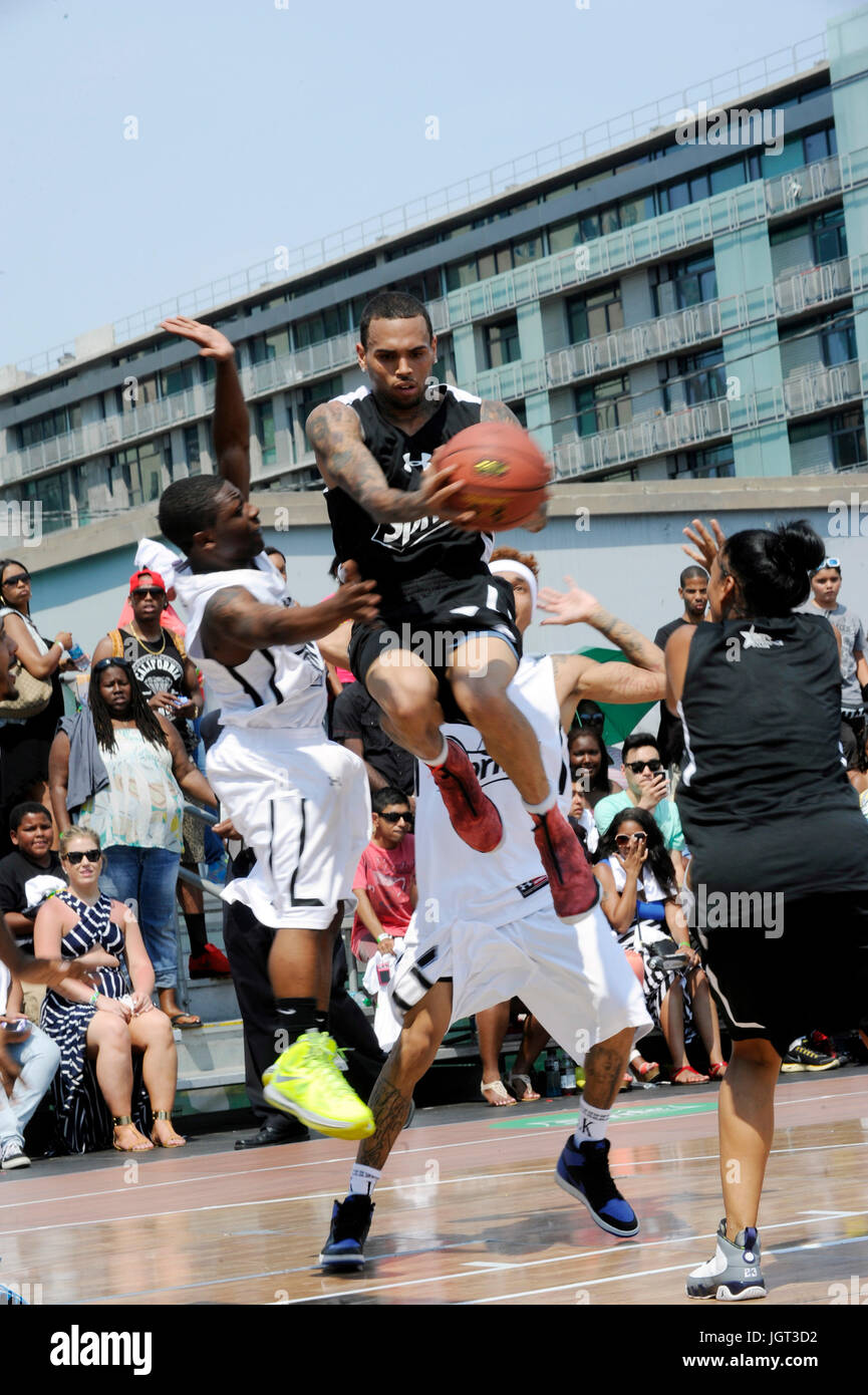 Chris Brown Sprite Celebrity Basketball Exhibition jeu pendant 2013 BET Experience L.A. EN LIGNE le 29,2013 juin à Los Angeles, Californie Banque D'Images
