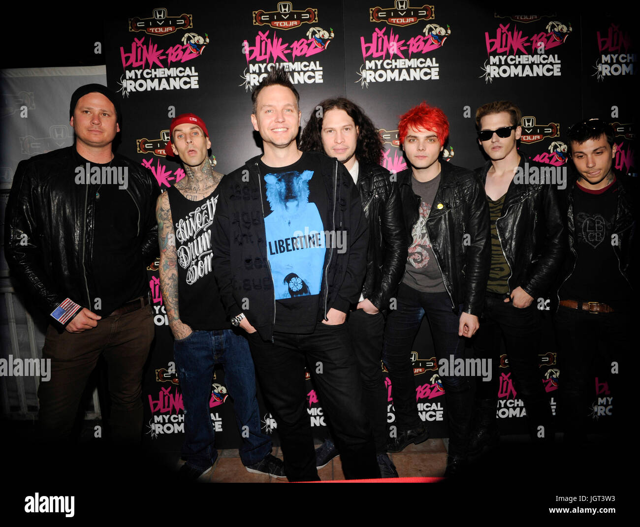 (L-r) musiciens,tom delonge Travis Barker, Mark Hoppus blink-182,Ray Toro, Gerard Way, Mikey Way Frank Iero assister à My Chemical Romance My Chemical Romance blink-182 2011 l'occasion de l'annonce Honda Civic Tour Rainbow bar & grill Mai 23,2011 secteur Los Angeles, Californie. Banque D'Images