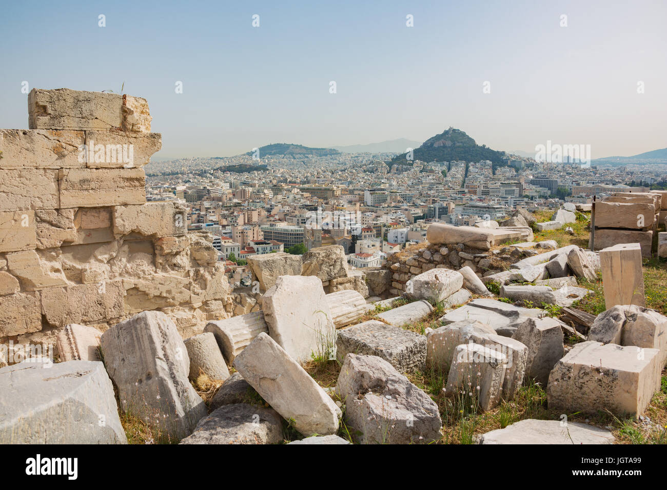 Vue d'Athènes avec le Mont Lycabette vu de la colline de l'Acropole Banque D'Images
