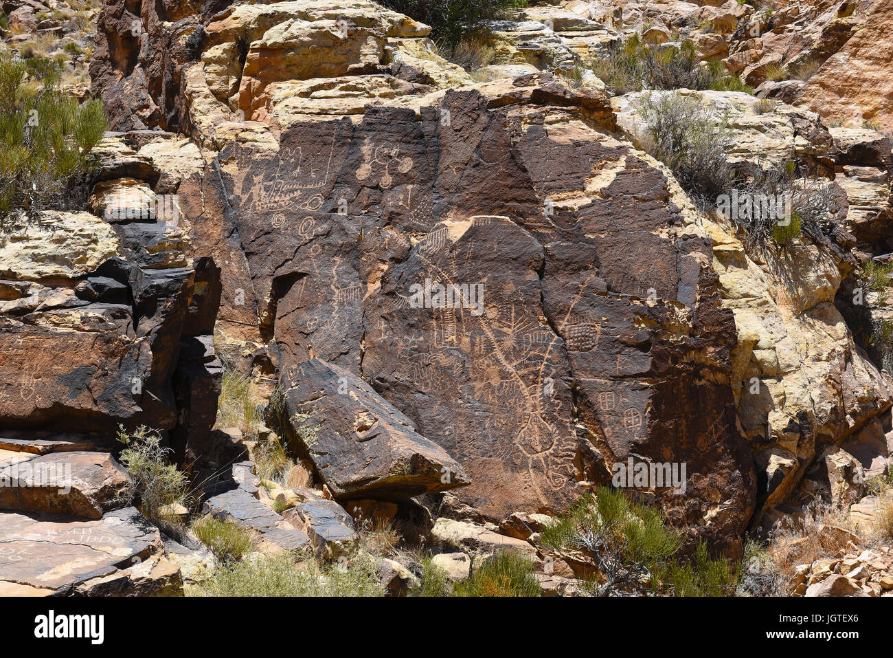 PAROWAN, Utah - le 29 juin 2017 : Parowan Gap pétroglyphes. Au bord de la Salt Lake peu à sec, se trouve un fossé naturel dans les montagnes couvertes de hun Banque D'Images