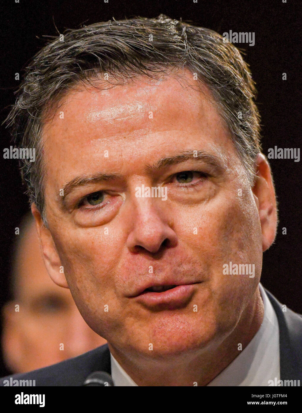 Ancien directeur du FBI James Comey témoigne devant le comité de renseignement du Sénat au cours de l'audience dans l'immeuble de bureaux du Sénat Hart Le 8 juin 2017, à Washington DC. Photo par Mark Reintein Banque D'Images