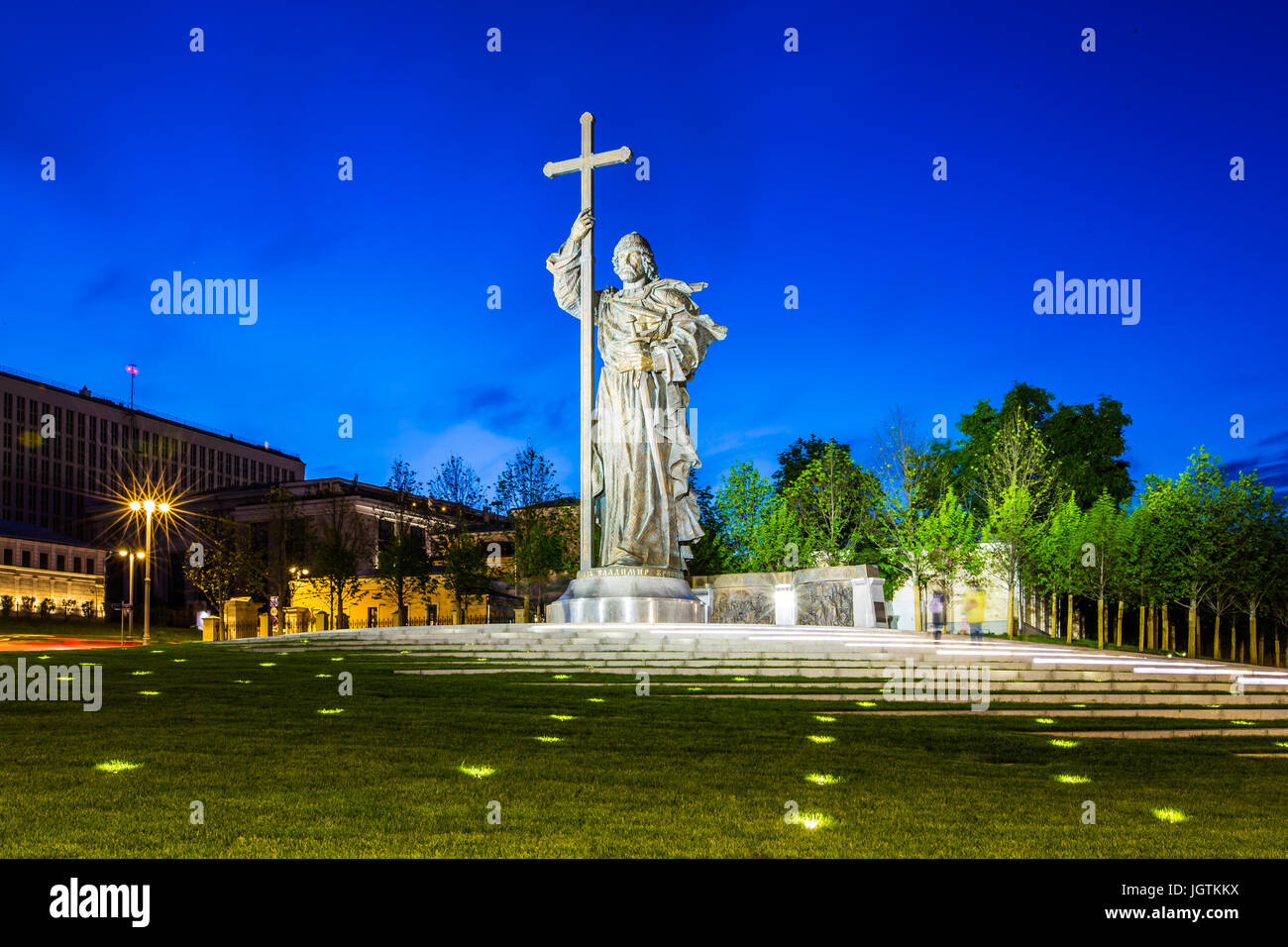 Statue du Prince Vladimir sur place Borovitskaya près du Kremlin à Moscou, Russie. Banque D'Images