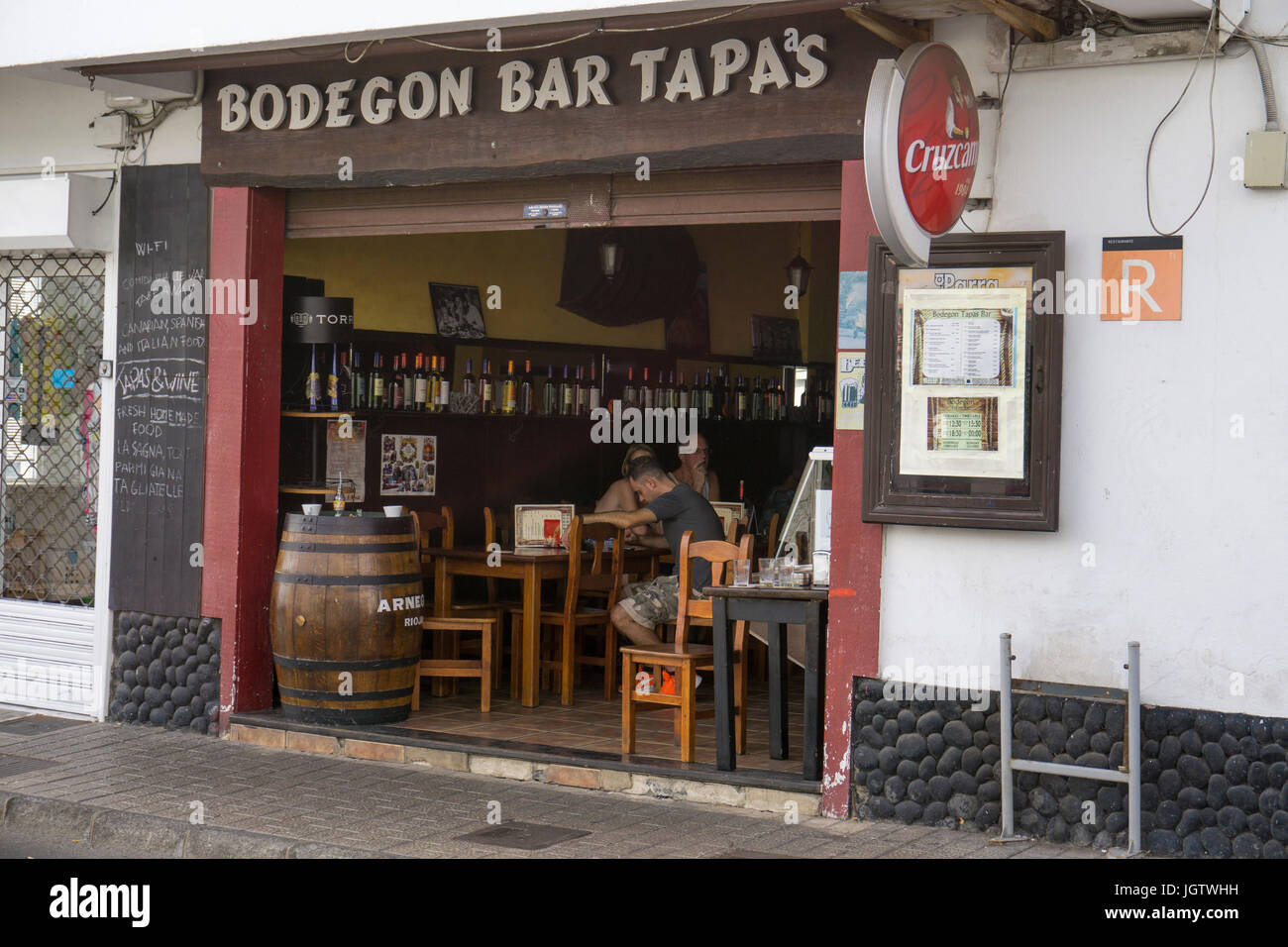 Bar à tapas à La Tinosa, Puerto del Carmen, Lanzarote, îles Canaries, Espagne, Europe Banque D'Images