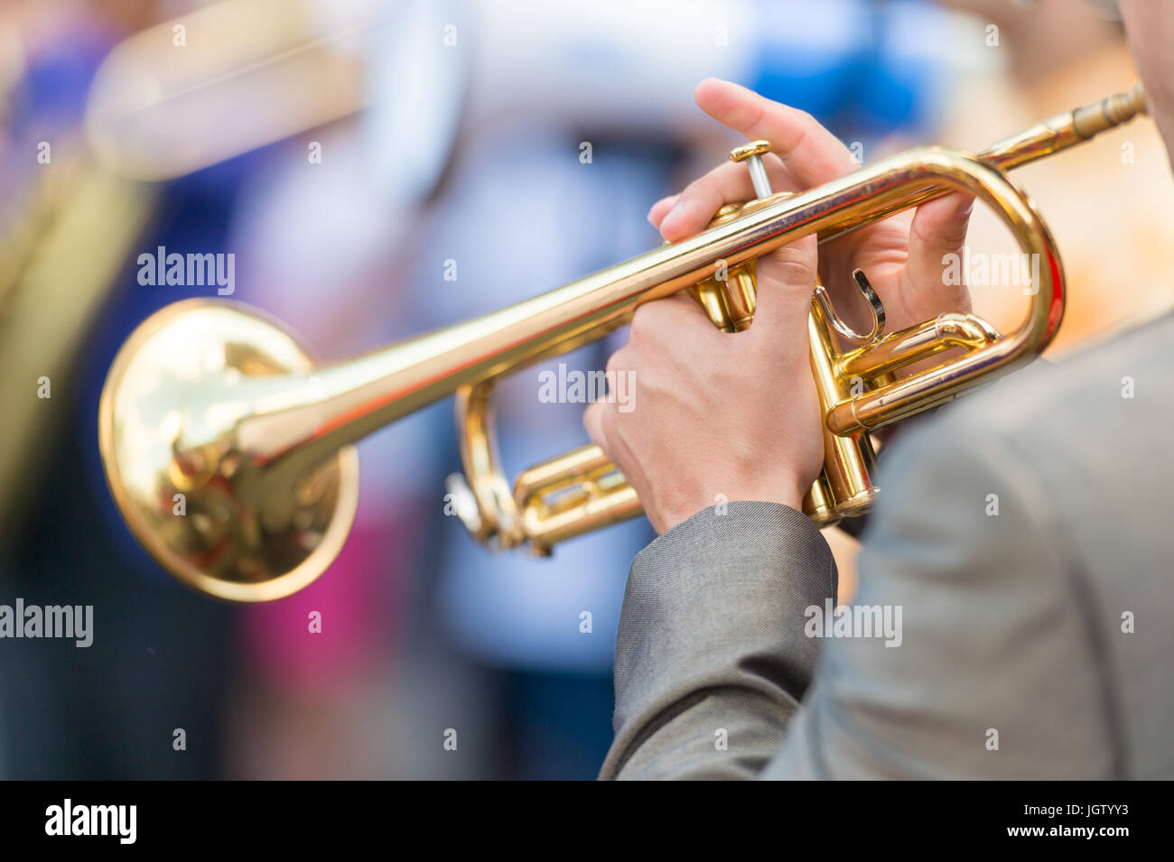 Montréal, Canada - 8 juillet 2017 : des mains du joueur de trompette au Jazz  Festival Photo Stock - Alamy