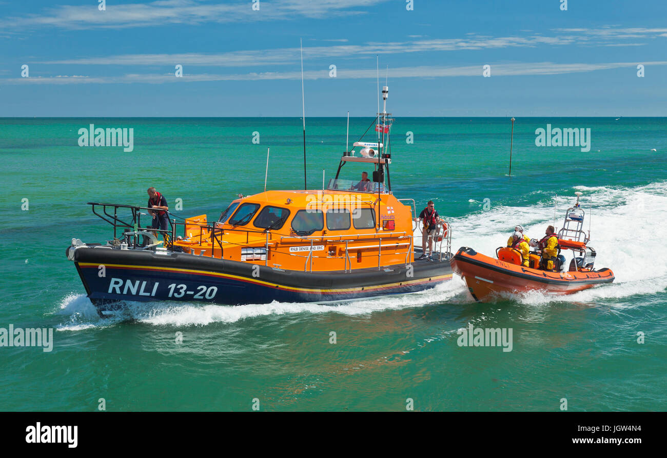 L'entrée de sauvetage de la RNLI Littlehampton le long de la rivière Arun. Banque D'Images