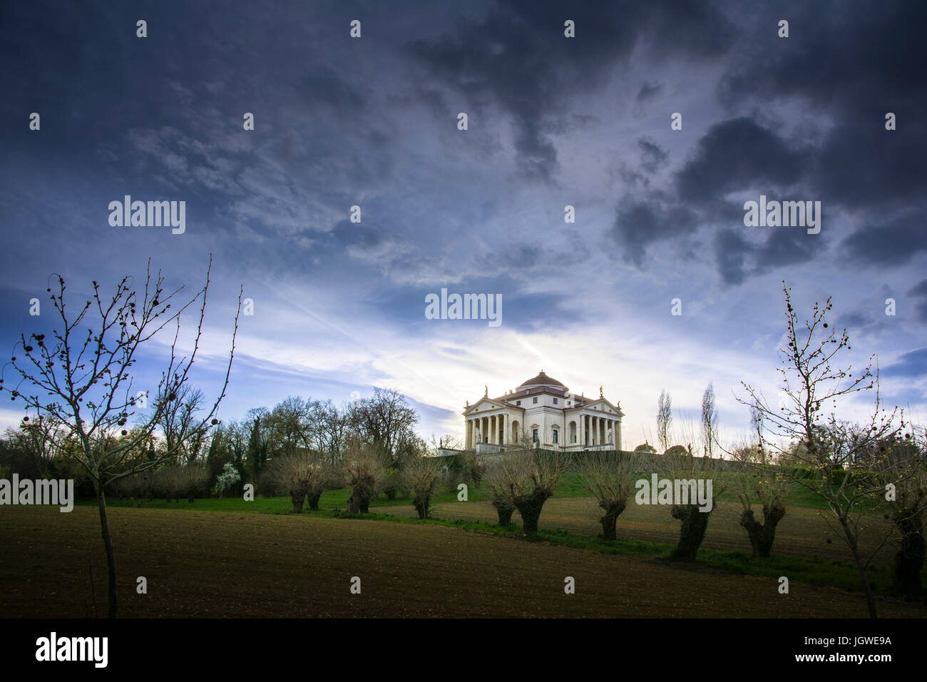 Vicenza, Italie - 3 Avril 2015 : Villa Almerico Capra, également connu sous le nom de la Rotonda pendant une journée ensoleillée.L'architecte en charge du projet était Andrea Pa Banque D'Images