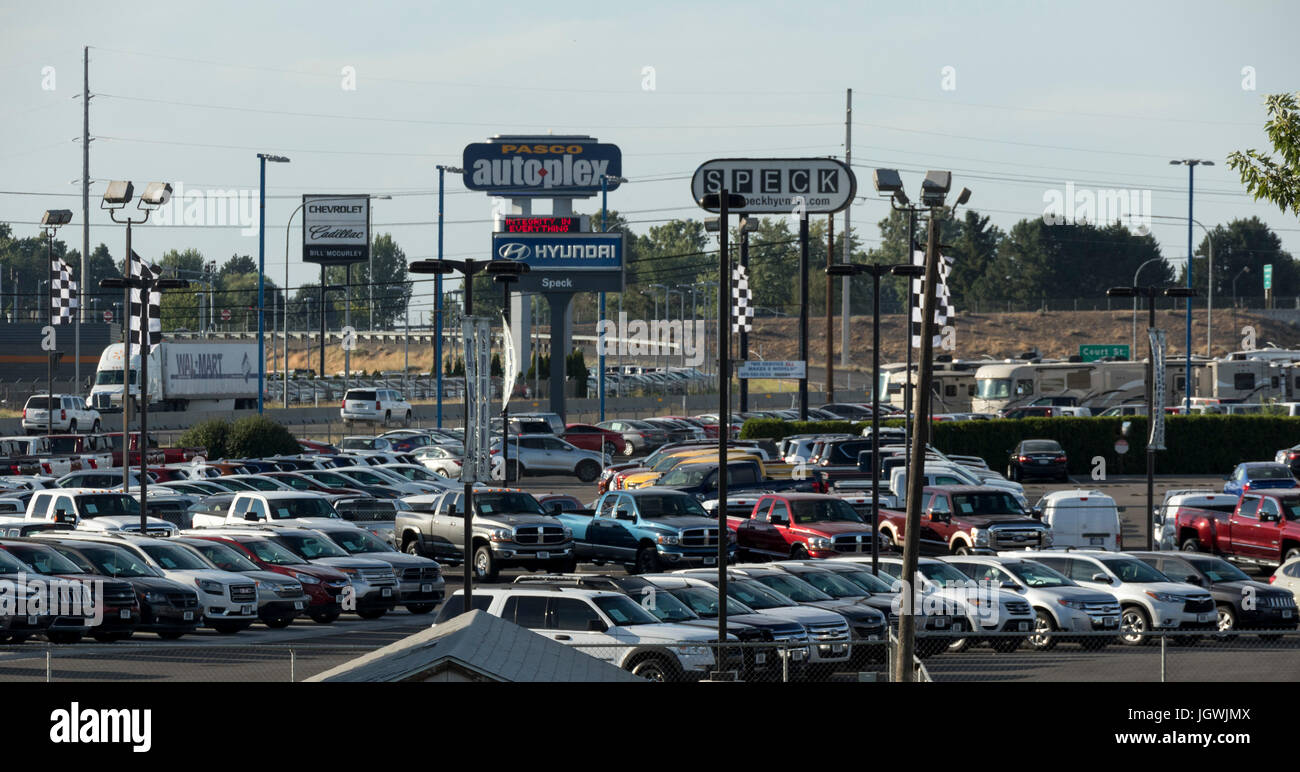 Voitures neuves et d'occasion à vendre dans la région de Pasco Autopark, Tri-cities, État WAashington Banque D'Images
