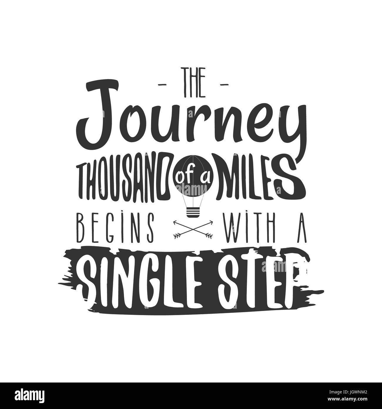 Aventure Vintage Hand drawn dessin d'étiquette. Le de mille kilomètres commence par un seul pas signer et symboles d'activités de plein air - ballon. Monochrome. Isolé sur fond blanc. Banque D'Images