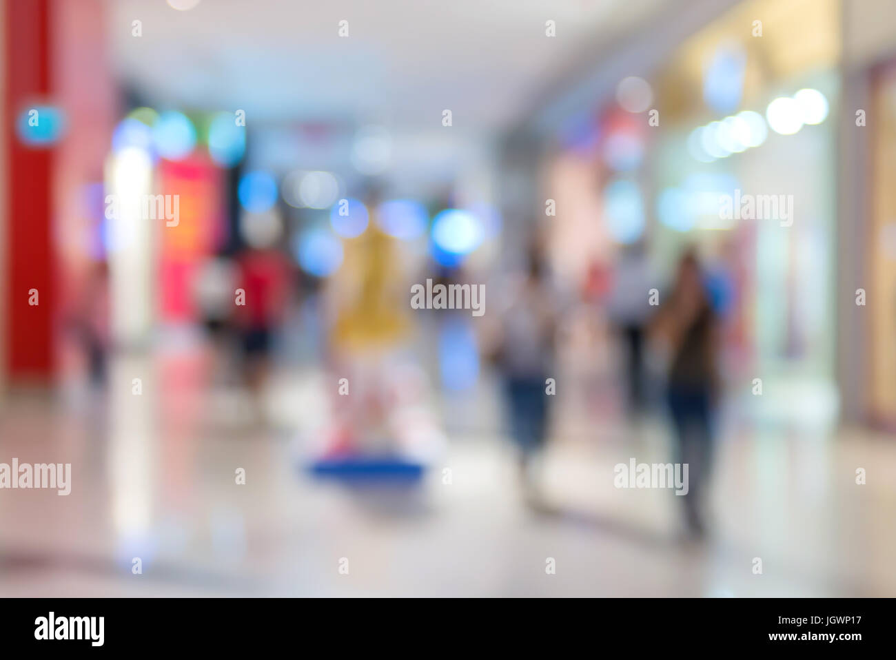 Blur personnes marchant dans le couloir du centre d'affaires Banque D'Images