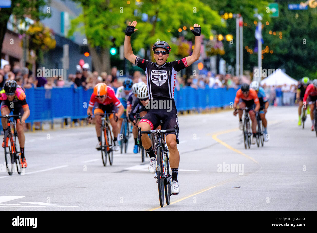 New Westminster, Colombie-Britannique, Canada. Juillet 11, 2017. Florenz Knauer de Allemagne remporte le pro men's course à l'ouest de Grand Prix. Joe Ng/Alamy Live News Banque D'Images