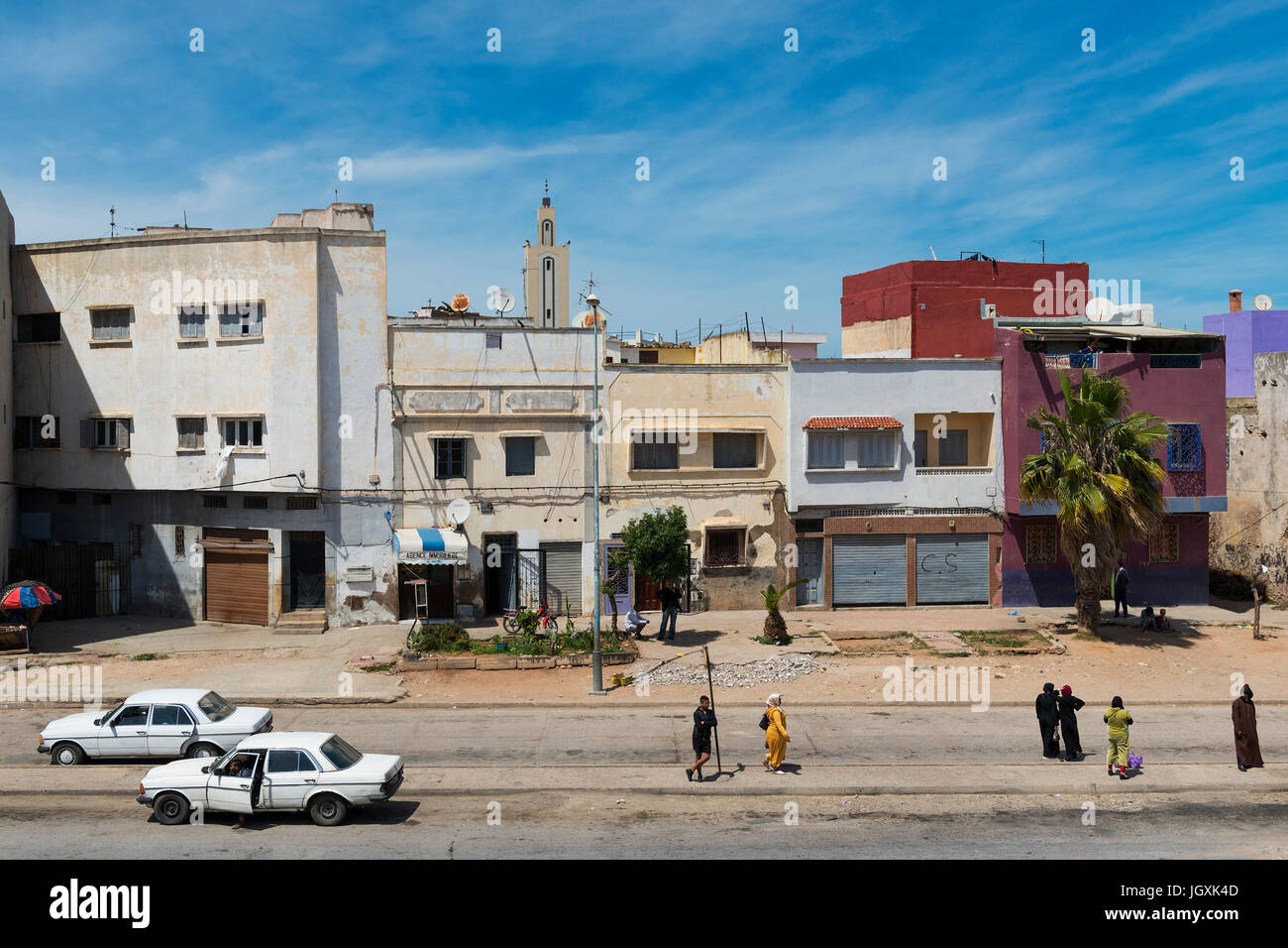 El Jadida, Maroc - 16 Avril 2016 : dans une rue de la ville d'El Jadida dans la région de la côte atlantique du Maroc, l'Afrique du Nord Banque D'Images