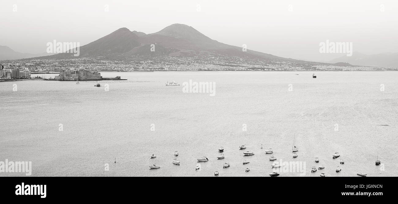 Baie De Naples Italie Noir Et Blanc Photo Stock Alamy Baie De Naples Italie Noir Et Blanc Photo Stock Alamy