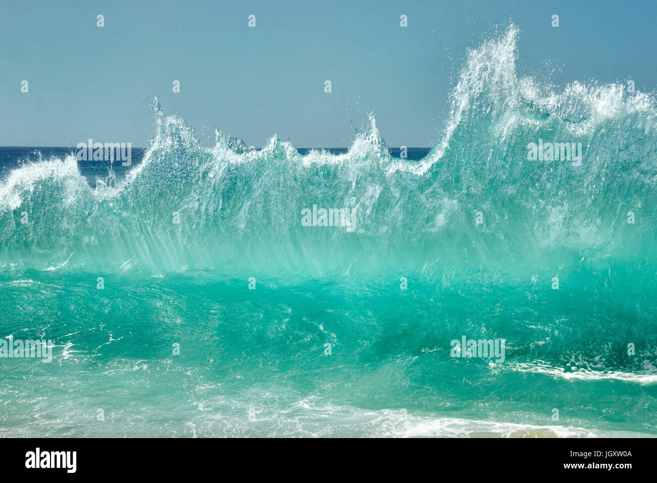 Les vagues de l'océan à Makaha Beach Park. Ko Olina, Oahu, Hawaii Banque D'Images