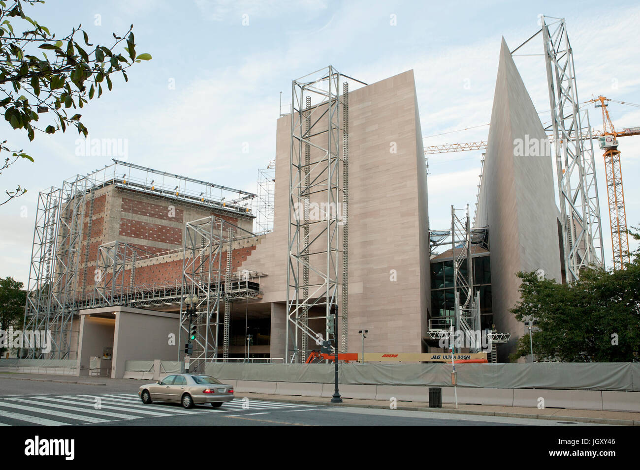 Le 28 septembre 2011 : la galerie nationale d'art Bâtiment Est lors de la rénovation de l'extérieur des panneaux de marbre - Washington, DC USA Banque D'Images