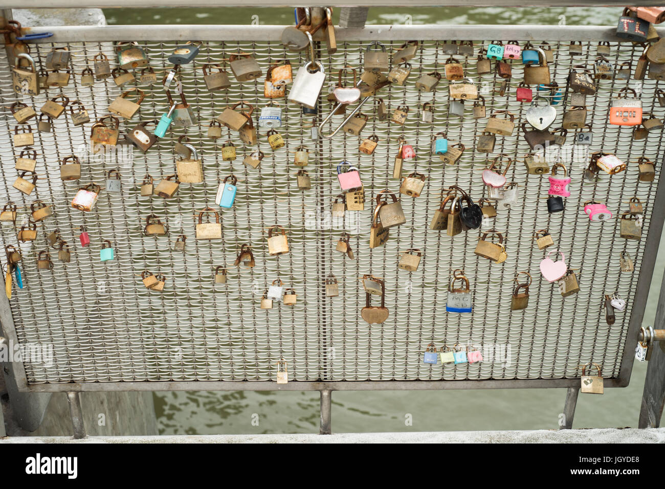 Cadenas ou serrures de l'amour sur le pont de pero, bristol Banque D'Images