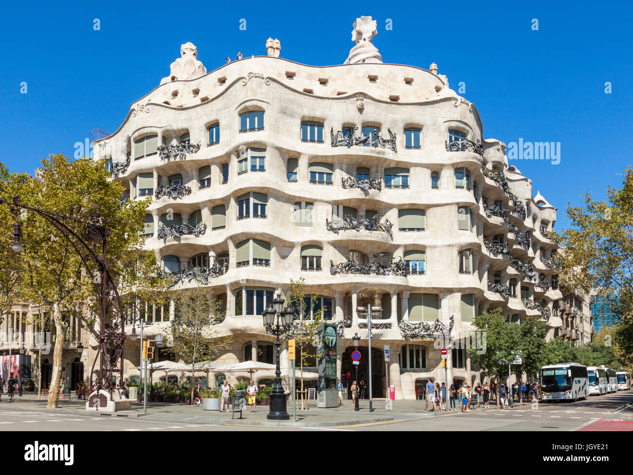 Catalunya de Barcelone Barcelone Espagne La Pedrera Casa Mila à Barcelone Barcelone par l'architecte Antoni Gaudi eu Europe Catalogne Banque D'Images