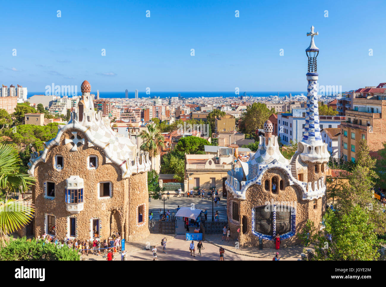 Catalunya de Barcelone Parc Güell Parc Güell de Barcelone Barcelone porters lodge casa del guarda touristes queuing Barcelone Espagne eu Europe Catalogne Banque D'Images