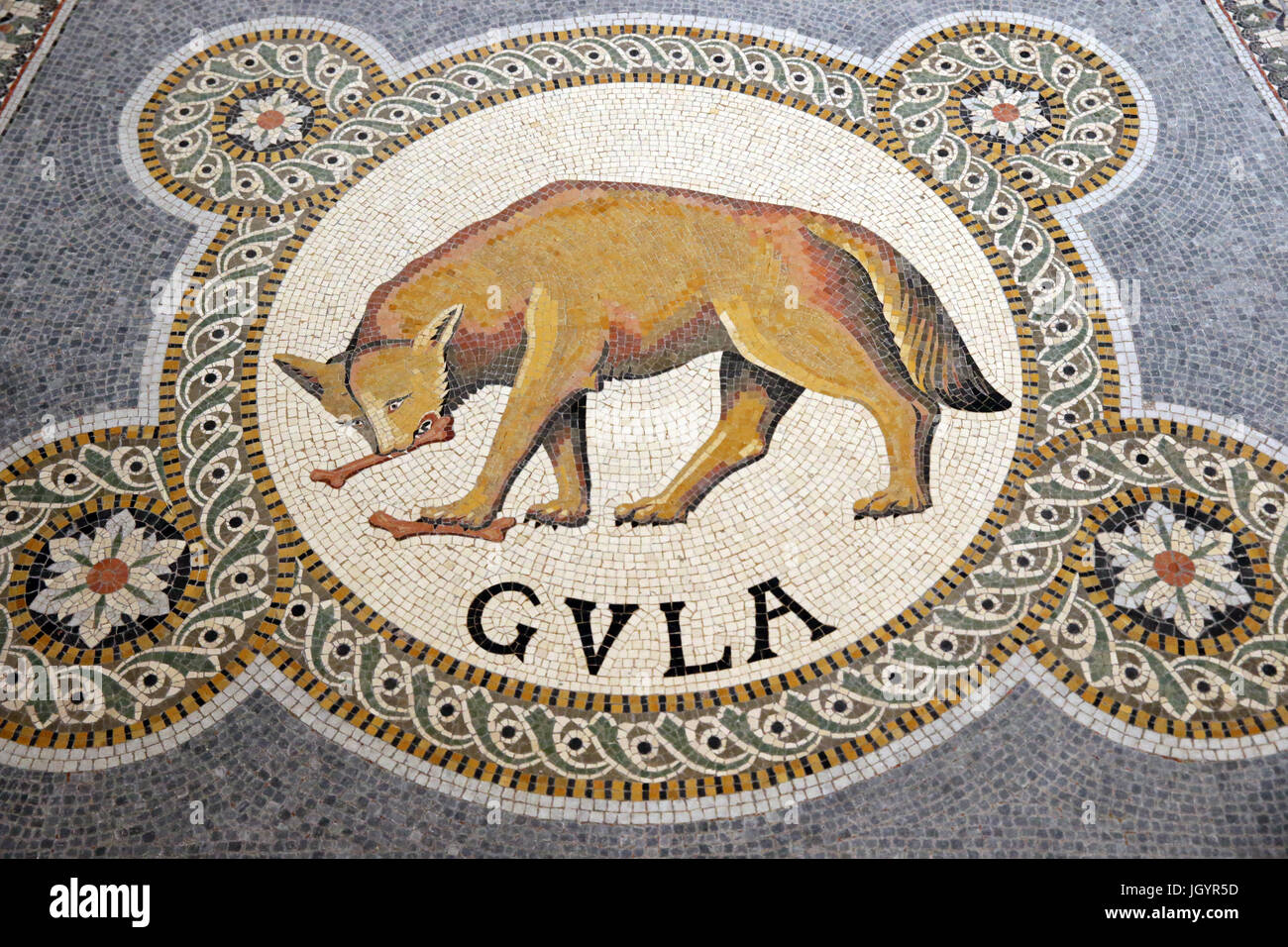 Basilique Notre-Dame de Fourvière. Mosaïque. Péché de gourmandise en capital. Gula. Lyon. La France. Banque D'Images