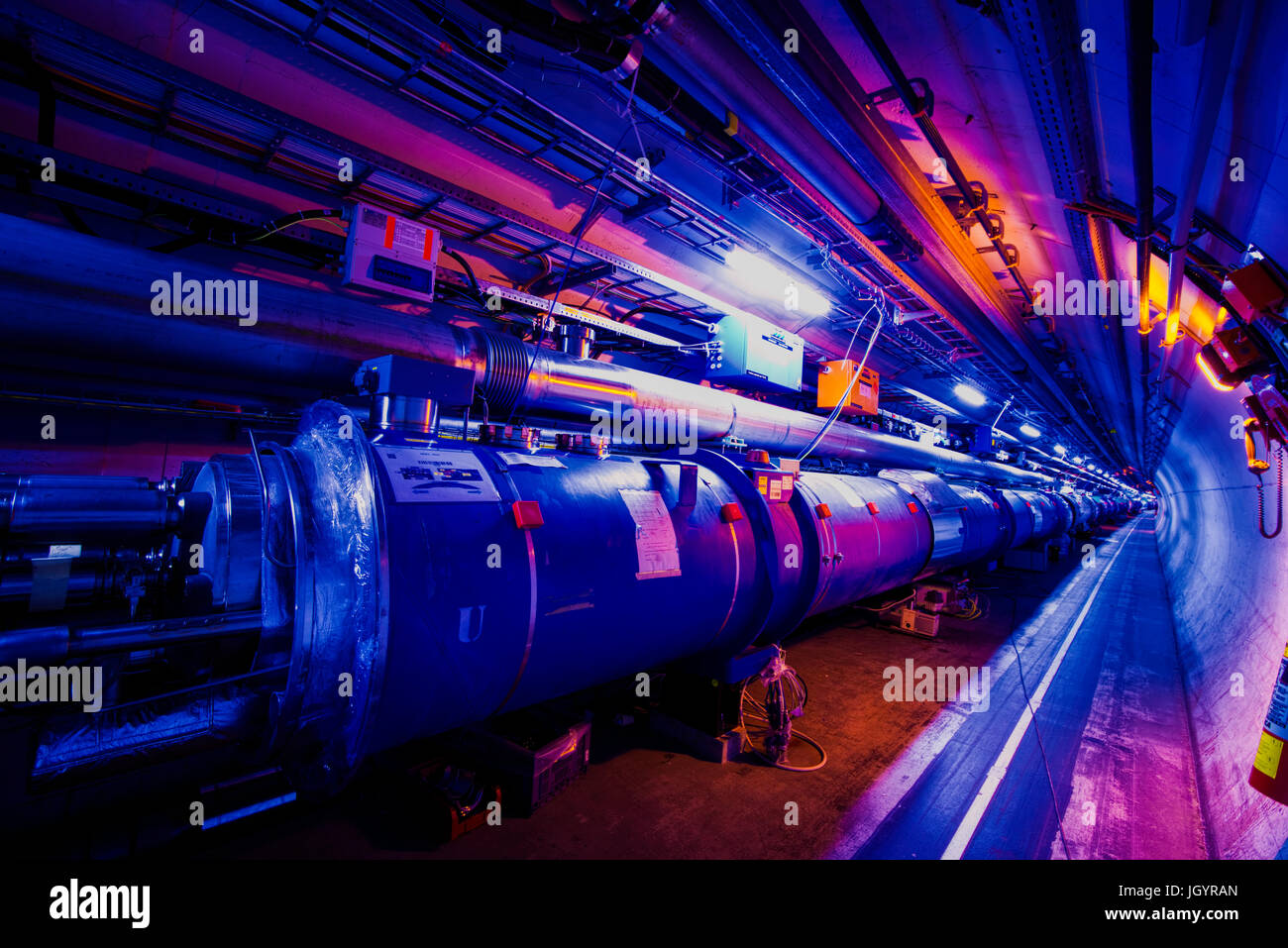 Tunnel du Grand collisionneur de hadrons. Banque D'Images