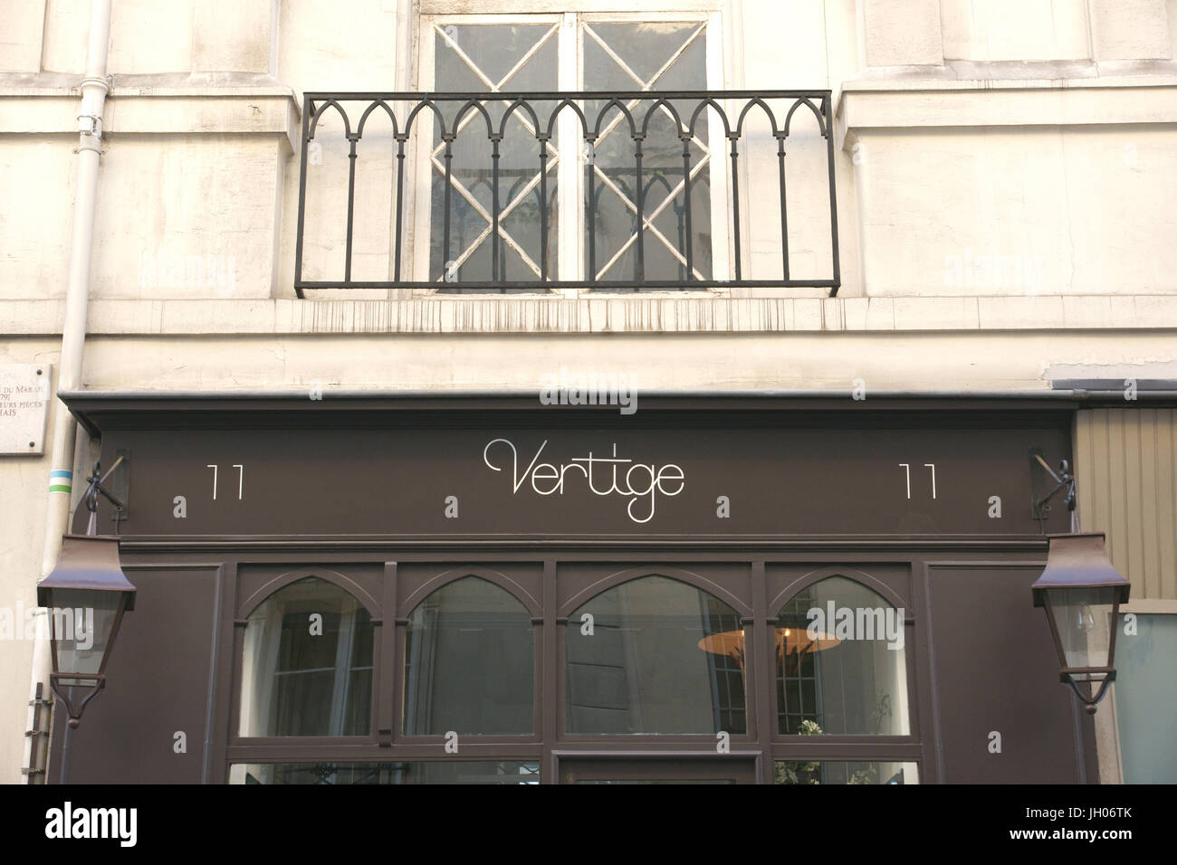 Façade de magasin, rue de Sévigné, 4ème arrondissement, (75004), Paris, France Banque D'Images