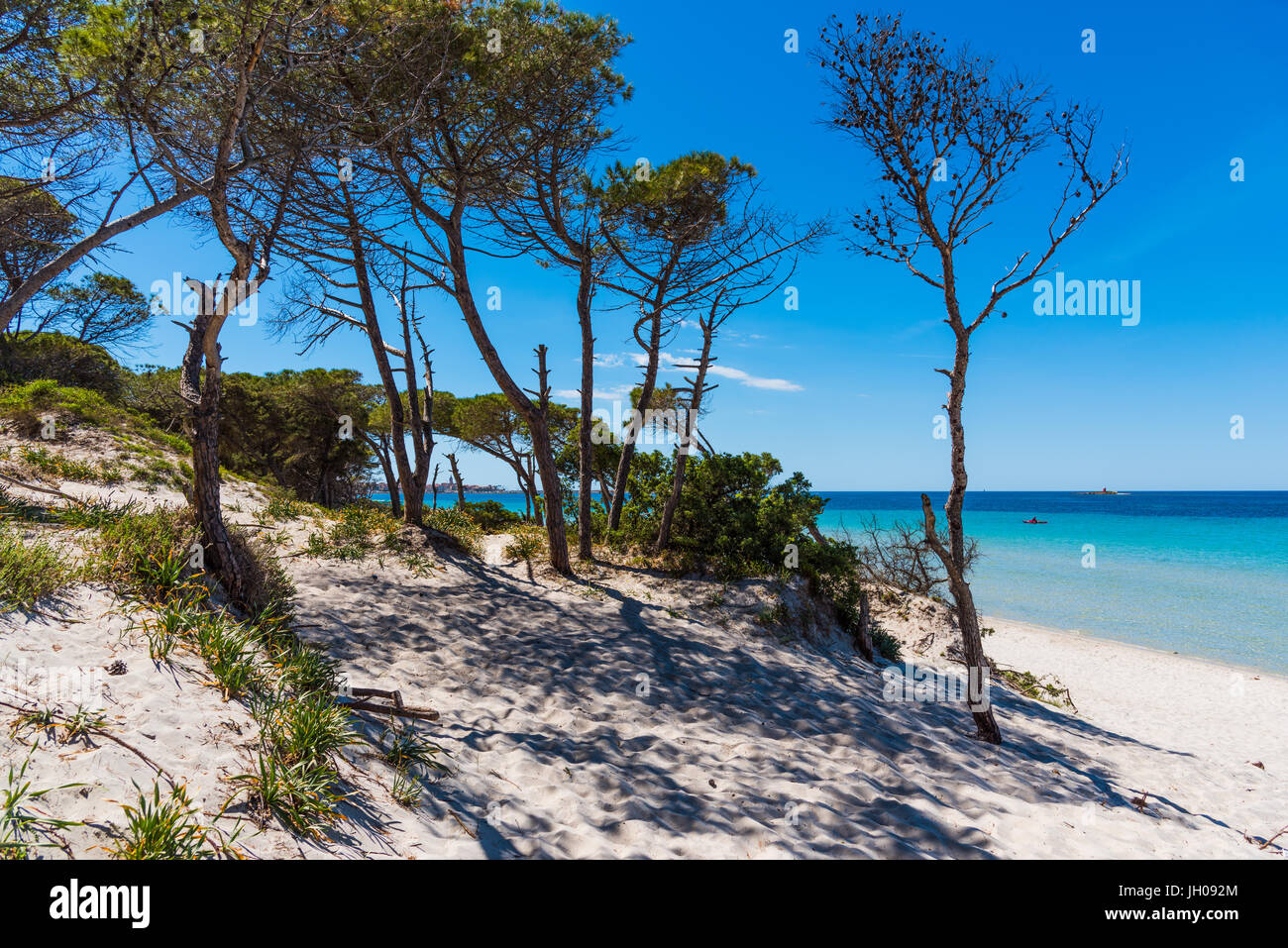 Le Sable Blanc De La Plage De Maria Pia Sardaigne Banque D