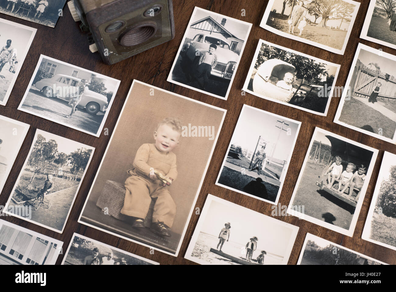 Coffret Ancien Avec Appareil Photo Kodak Brownie - Vintage - Fonctionnel