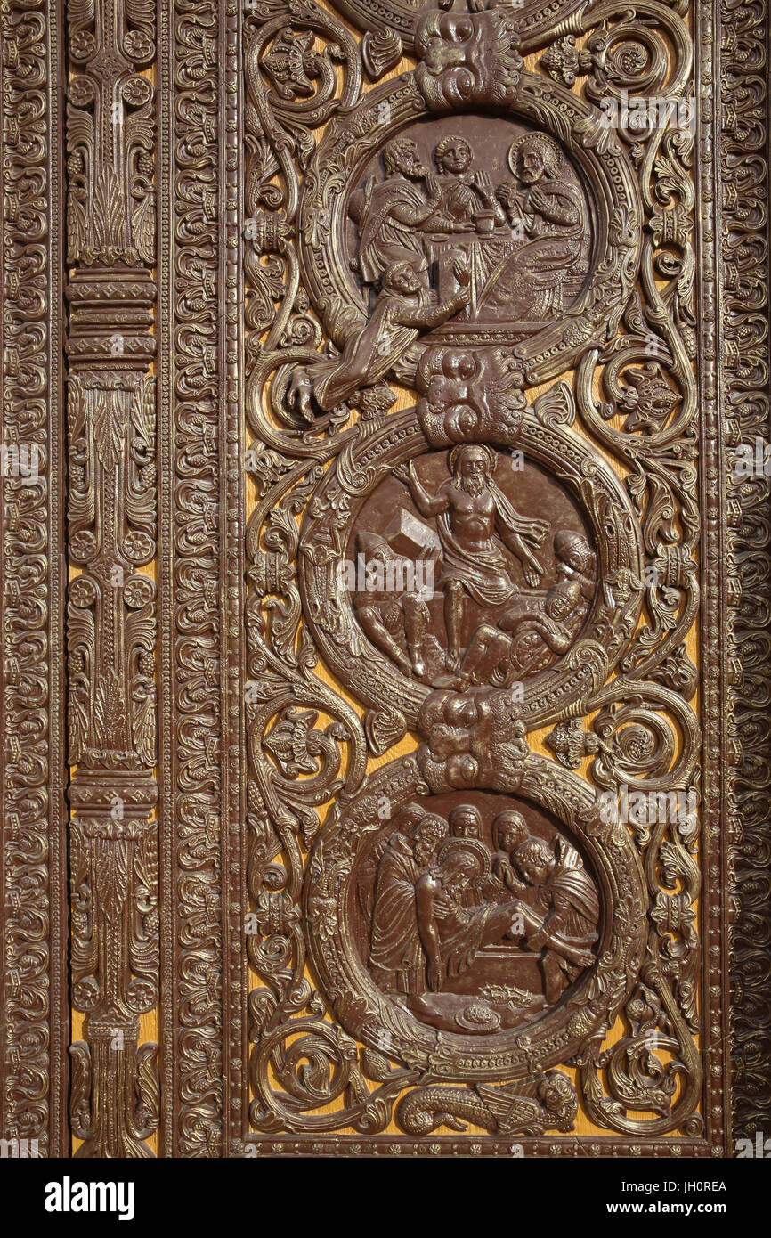 Saint Denis Basilique. Reliefs sur la porte centrale. La Passion du Christ. La France. Banque D'Images
