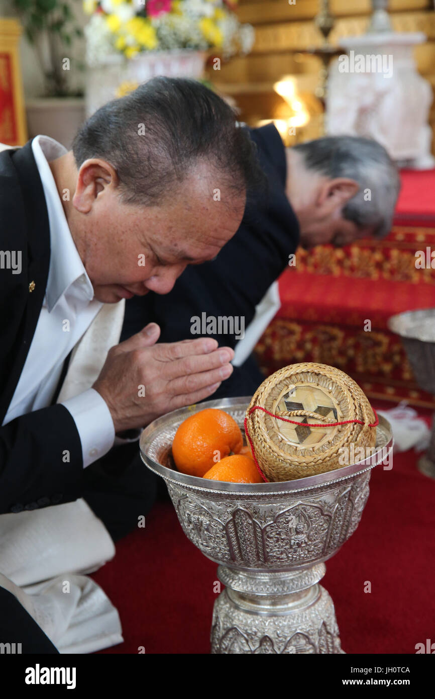 Wat Velouvanaram. Cérémonie bouddhiste. Nouvel An Lao Boun Pimay : AJO. La France. Banque D'Images