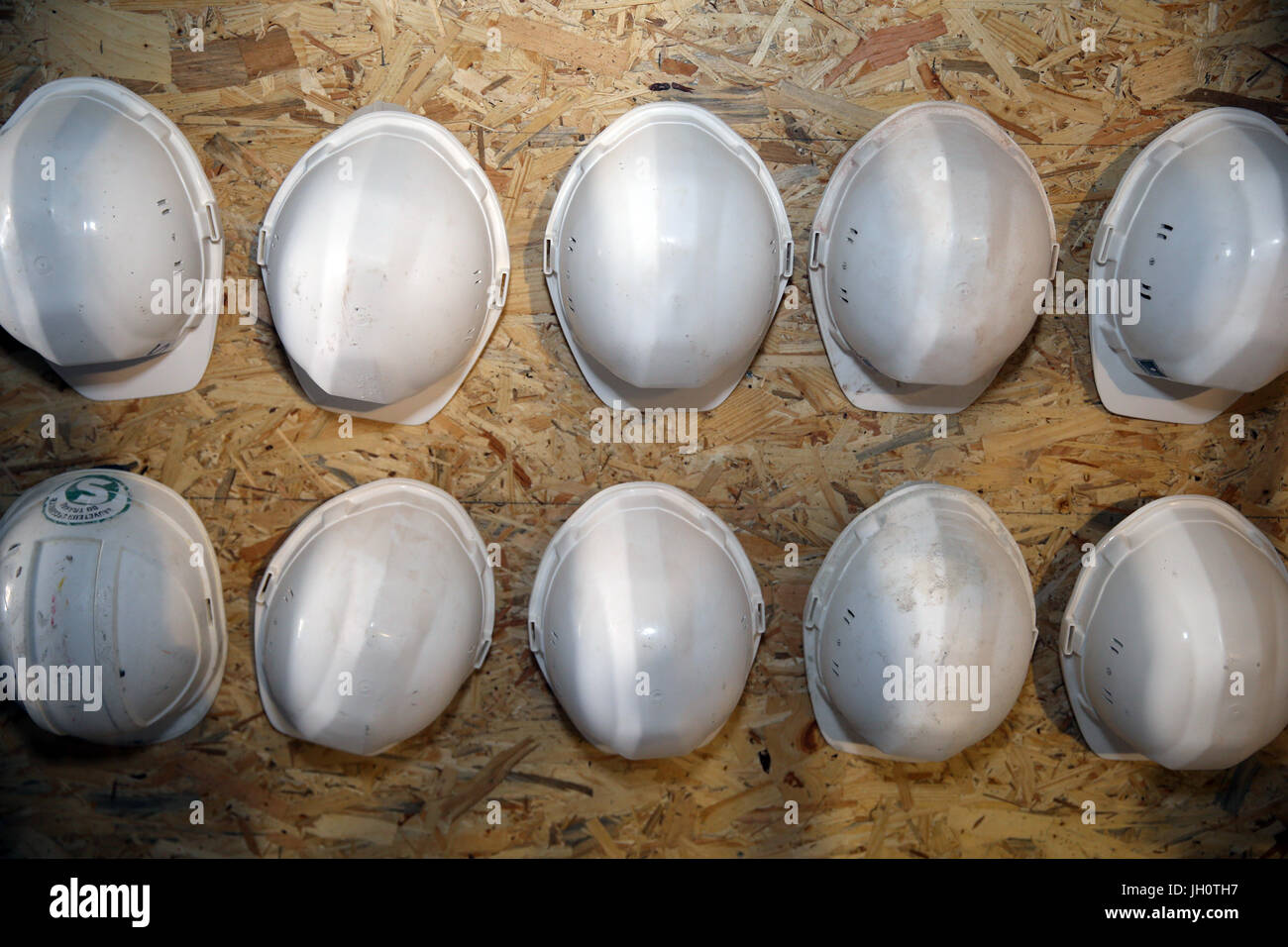 Restauration de l'église baroque de Saint Gervais. Travailleur de la construction de casques. La France. Banque D'Images