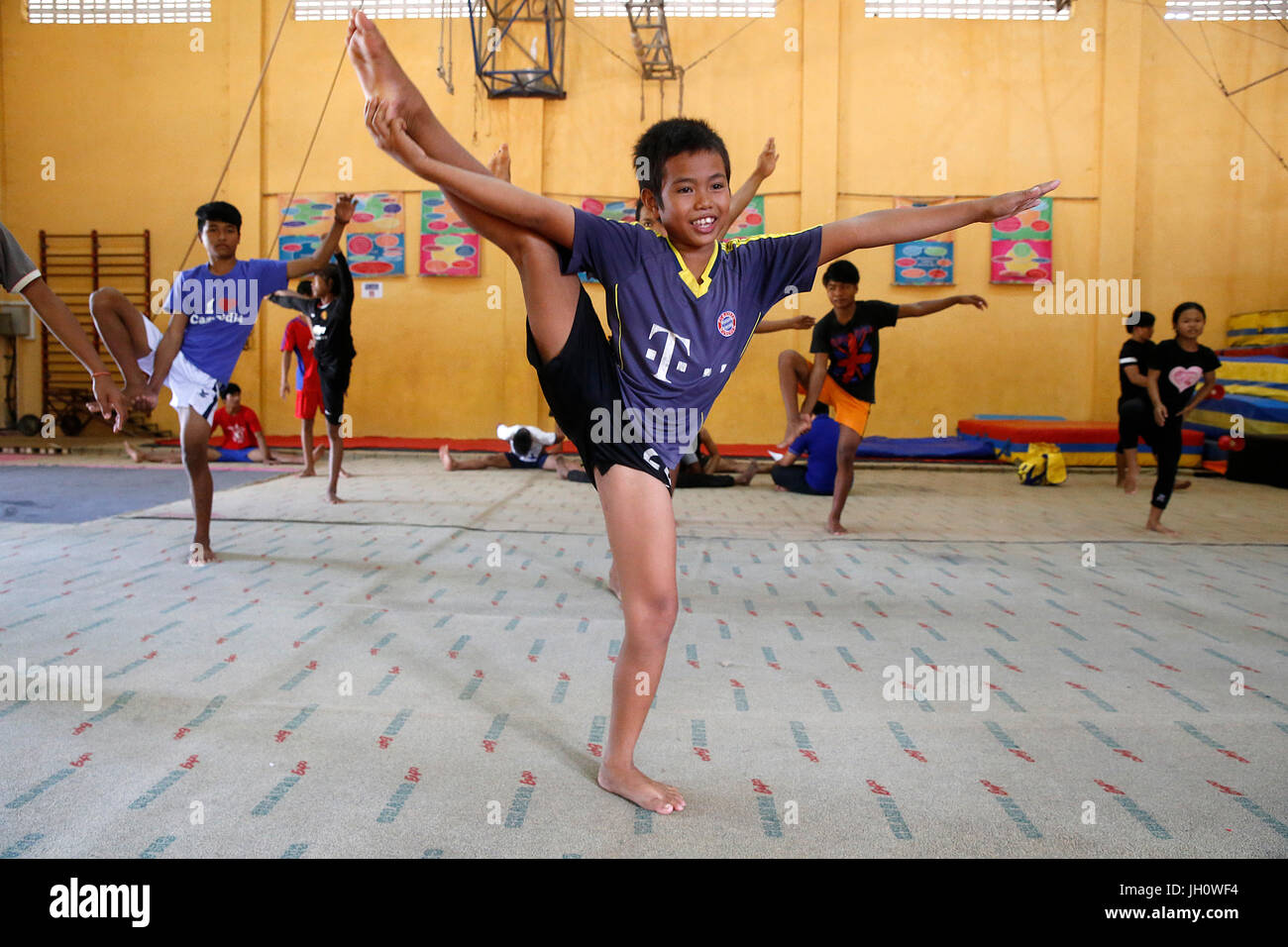 L'école de cirque Phare Ponleu Selpak. Le Cambodge. Banque D'Images