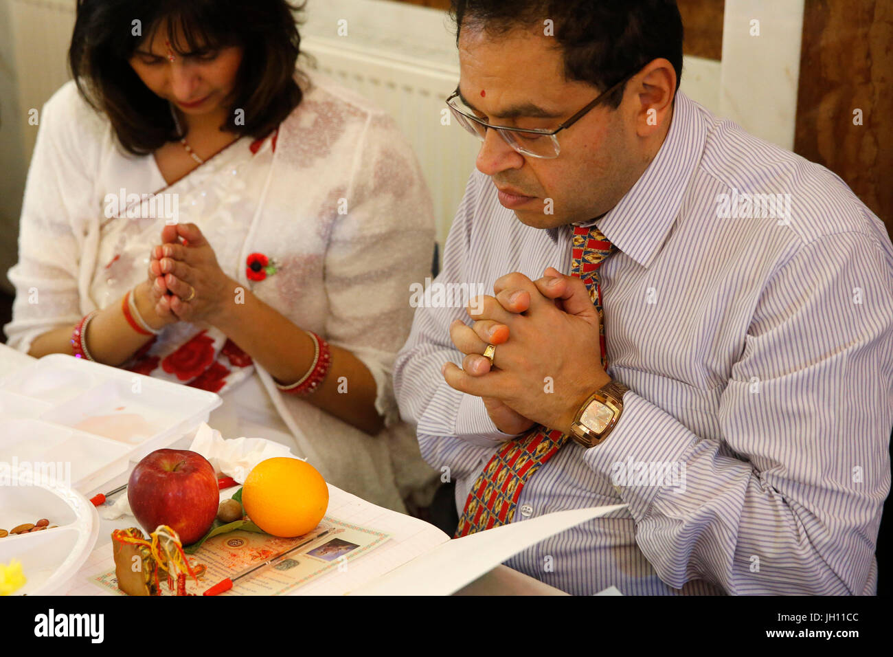 Waseem handicrafts Prathna temple hindou, Leicester. Diwali puja pour gens d'affaires. United Kingdom. Banque D'Images