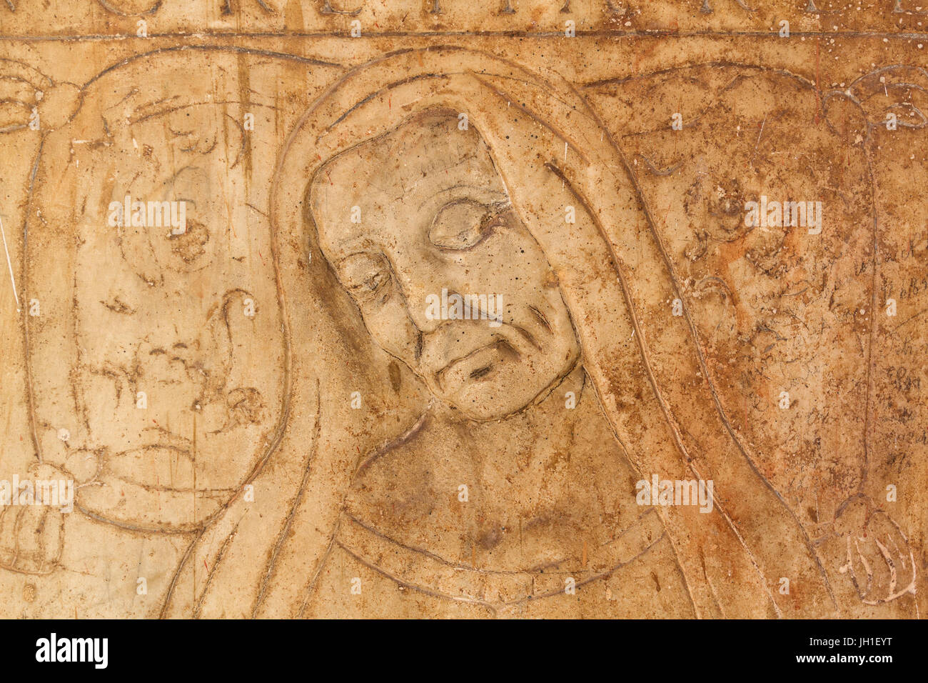 Pierre tombale encastré dans les murailles de l'atrium de San Silvestro in Capite - Rome Banque D'Images