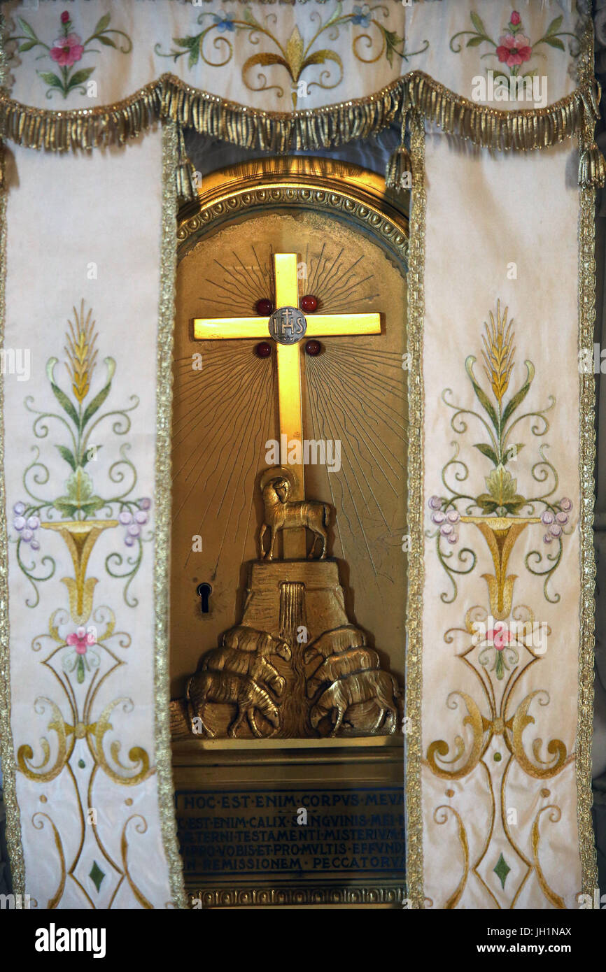 La Montagne sacrée de Varallo. Basilique de l'Assomption. Tabernacle. L'Italie. Banque D'Images