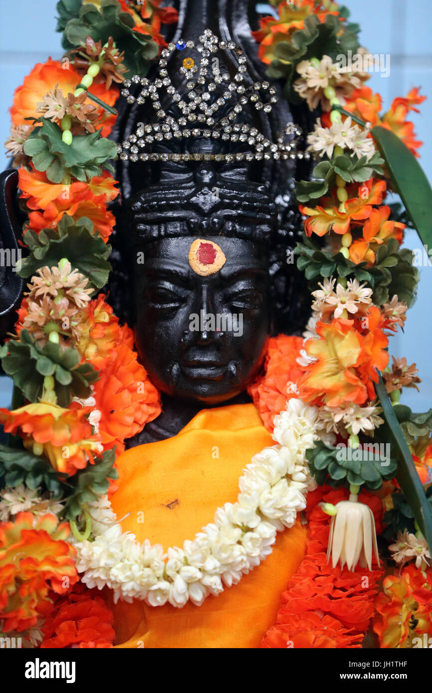 Temple Hindou de Mariamman. Madurai Veeran, une déité folklorique tamoule populaires dans le sud du Tamil Nadu. Ho Chi Minh Ville. Le Vietnam. Banque D'Images