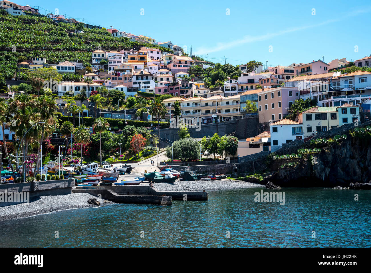 Camara de Lobos est un village de pêcheurs près de la ville de Funchal et dispose de certaines des plus hautes falaises du monde Banque D'Images