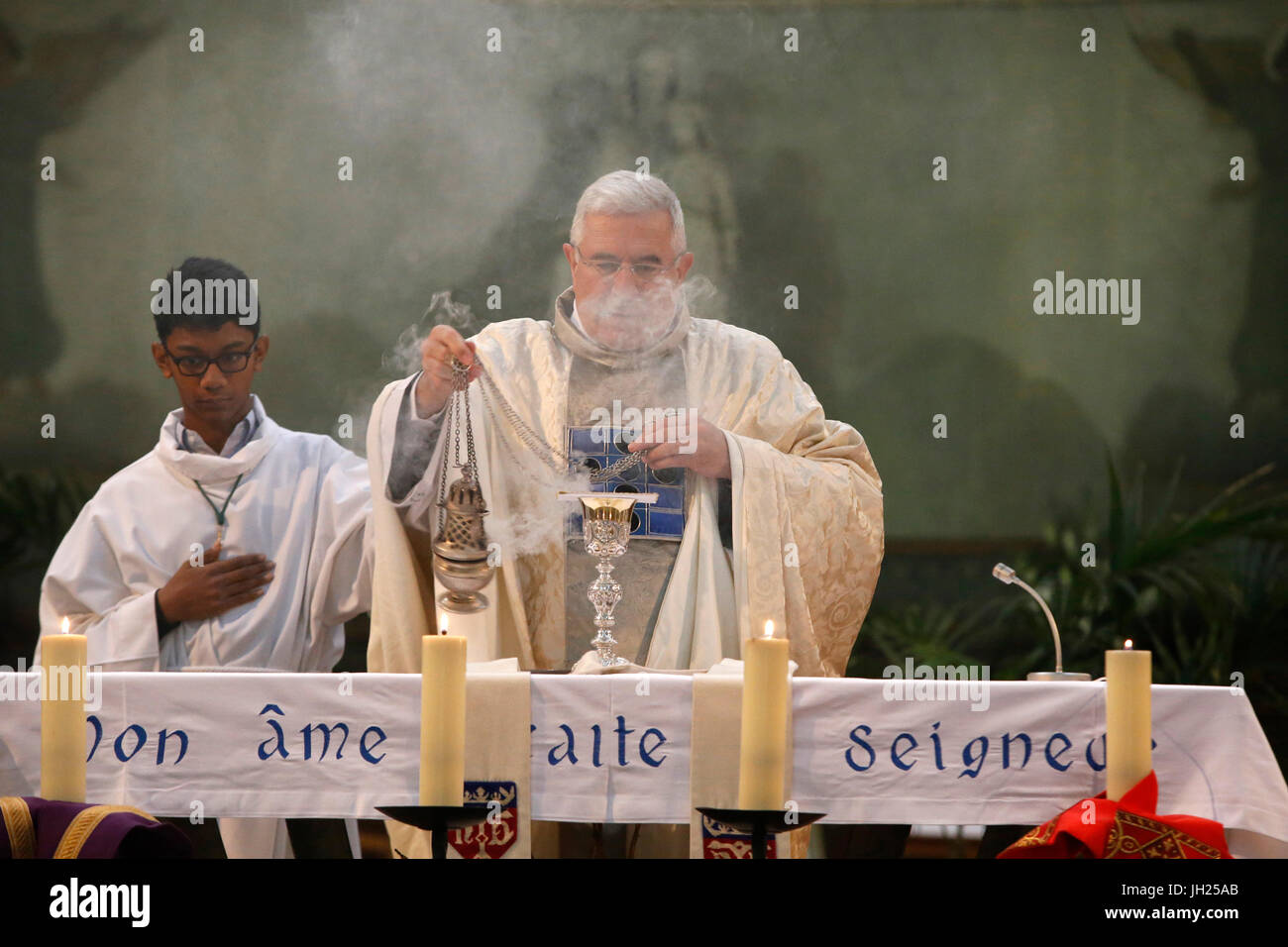 Célébration en l'église Notre Dame du travail, Paris. La France. Banque D'Images