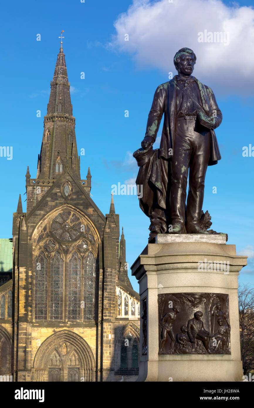 Statue de David Livingstone et la cathédrale de Glasgow, Glasgow, Ecosse, Royaume-Uni, Europe Banque D'Images