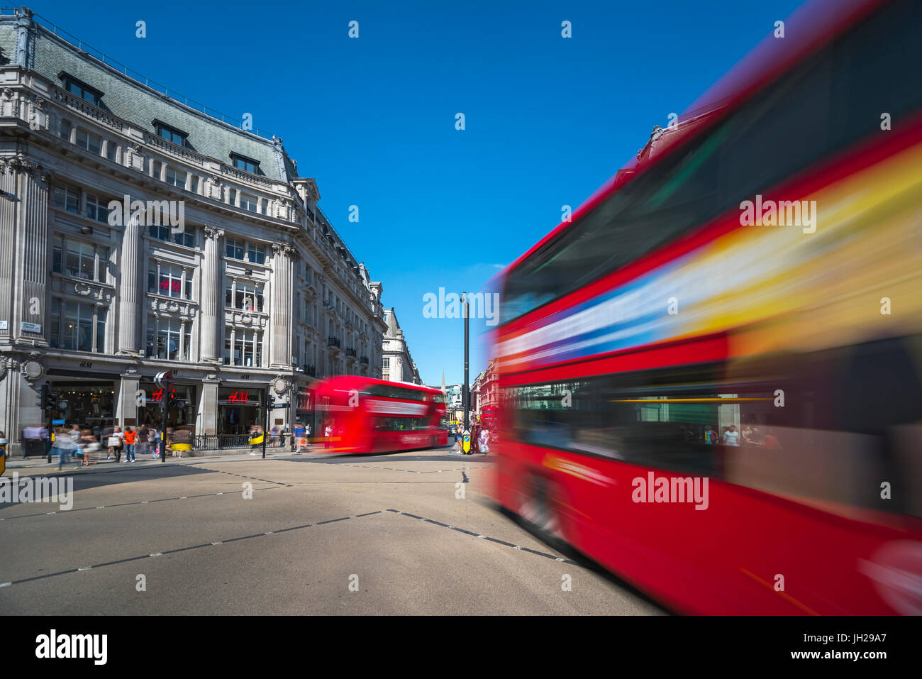 Les autobus à impériale, Oxford Circus, West End, Londres, Angleterre, Royaume-Uni, Europe Banque D'Images