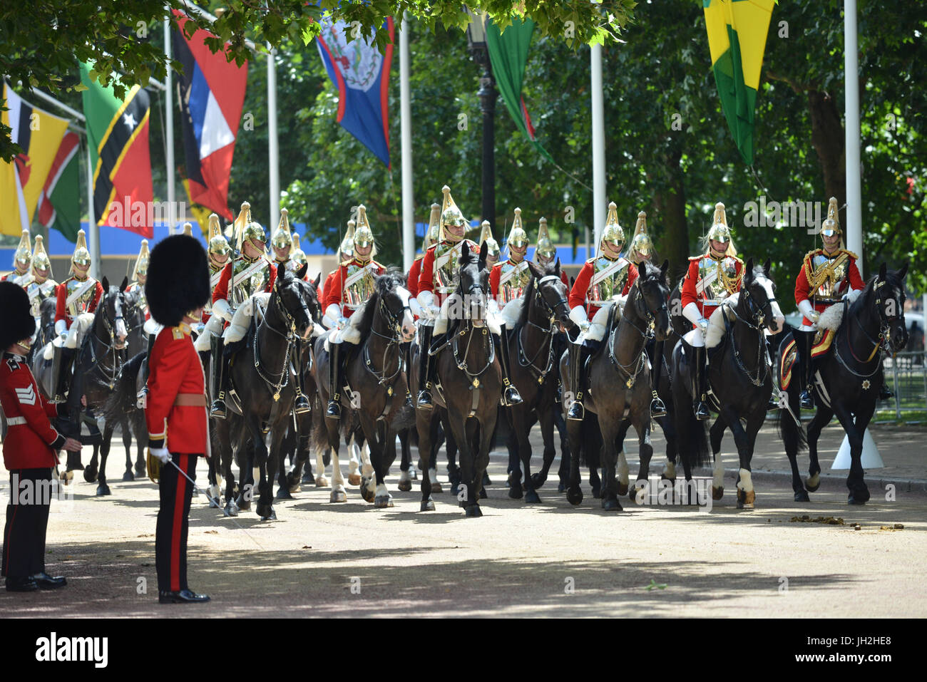 Le Mall, Londres, Royaume-Uni. 12 juillet, 2017. La famille royale en procession de Horse Guards Parade au palais de Buckingham. Crédit : Matthieu Chattle/Alamy Live News Banque D'Images