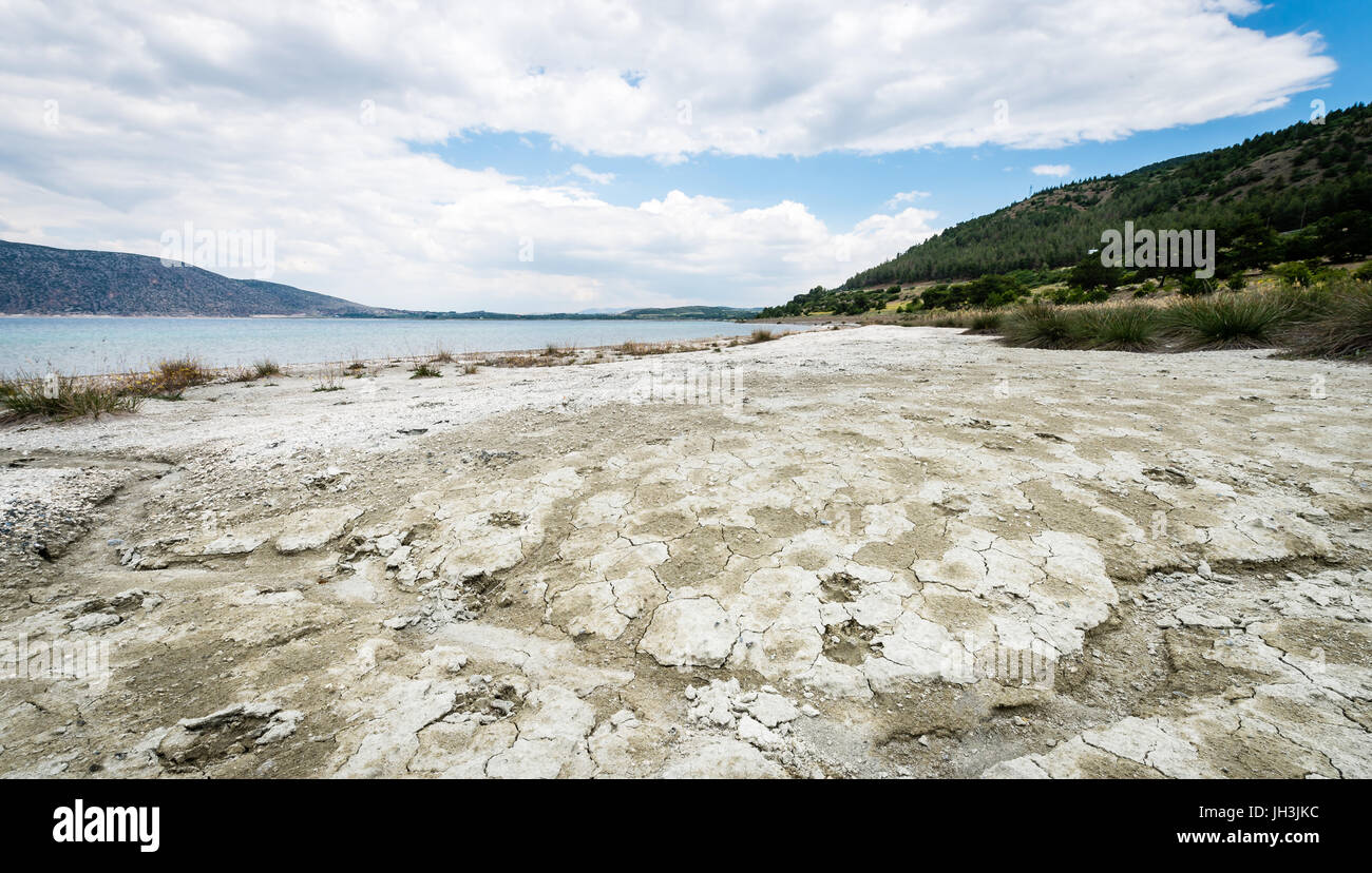 Formes de boue fissuré sec près du lac Salda à Burdur, Turquie. Banque D'Images