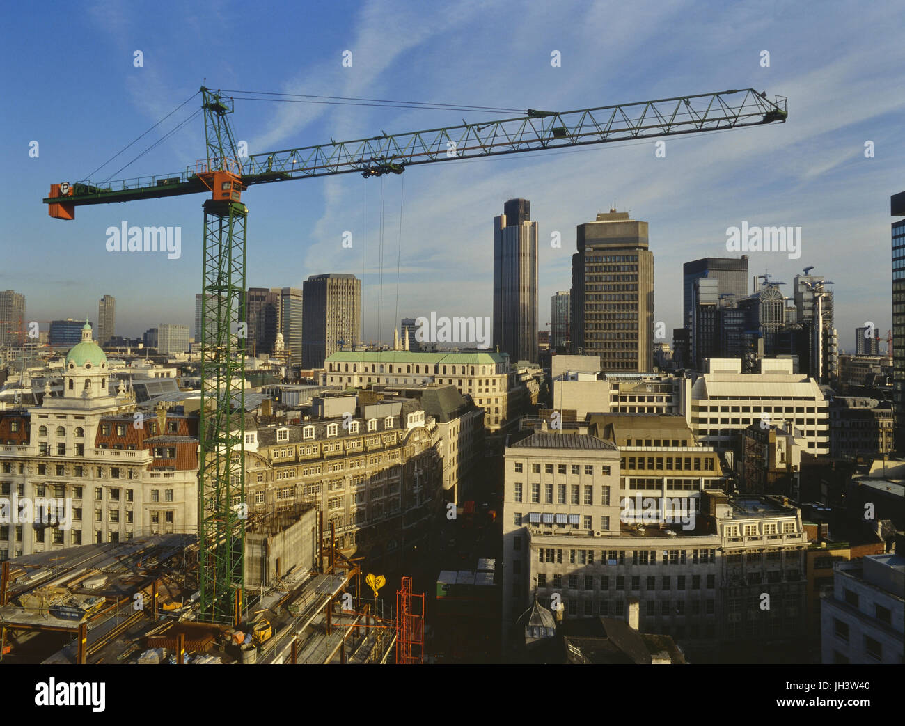 Ville de London Skyline vue du monument. Angleterre, Royaume-Uni. Circa 1980 Banque D'Images