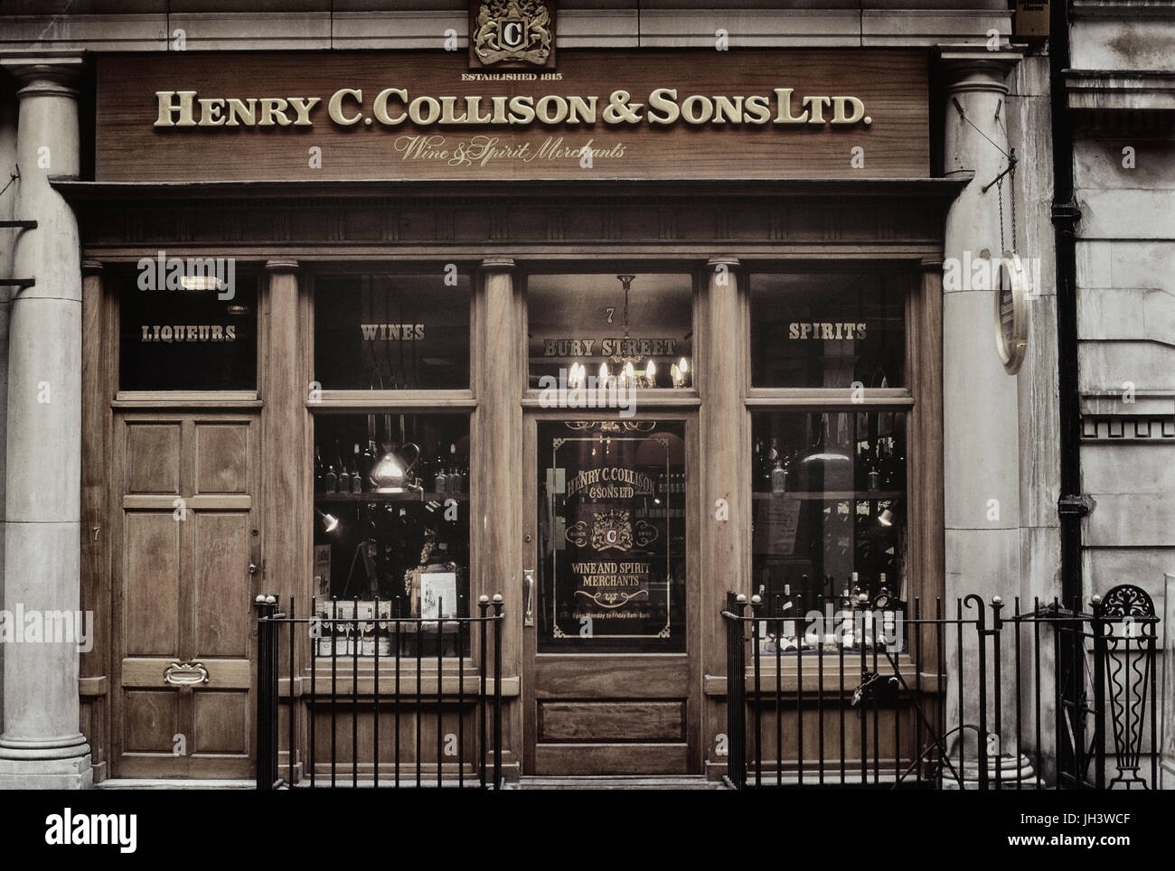 Henry C. Collison & Sons Ltd, du vin et de l'esprit marchand. Londres. L'Angleterre. UK. Circa 1980 Banque D'Images
