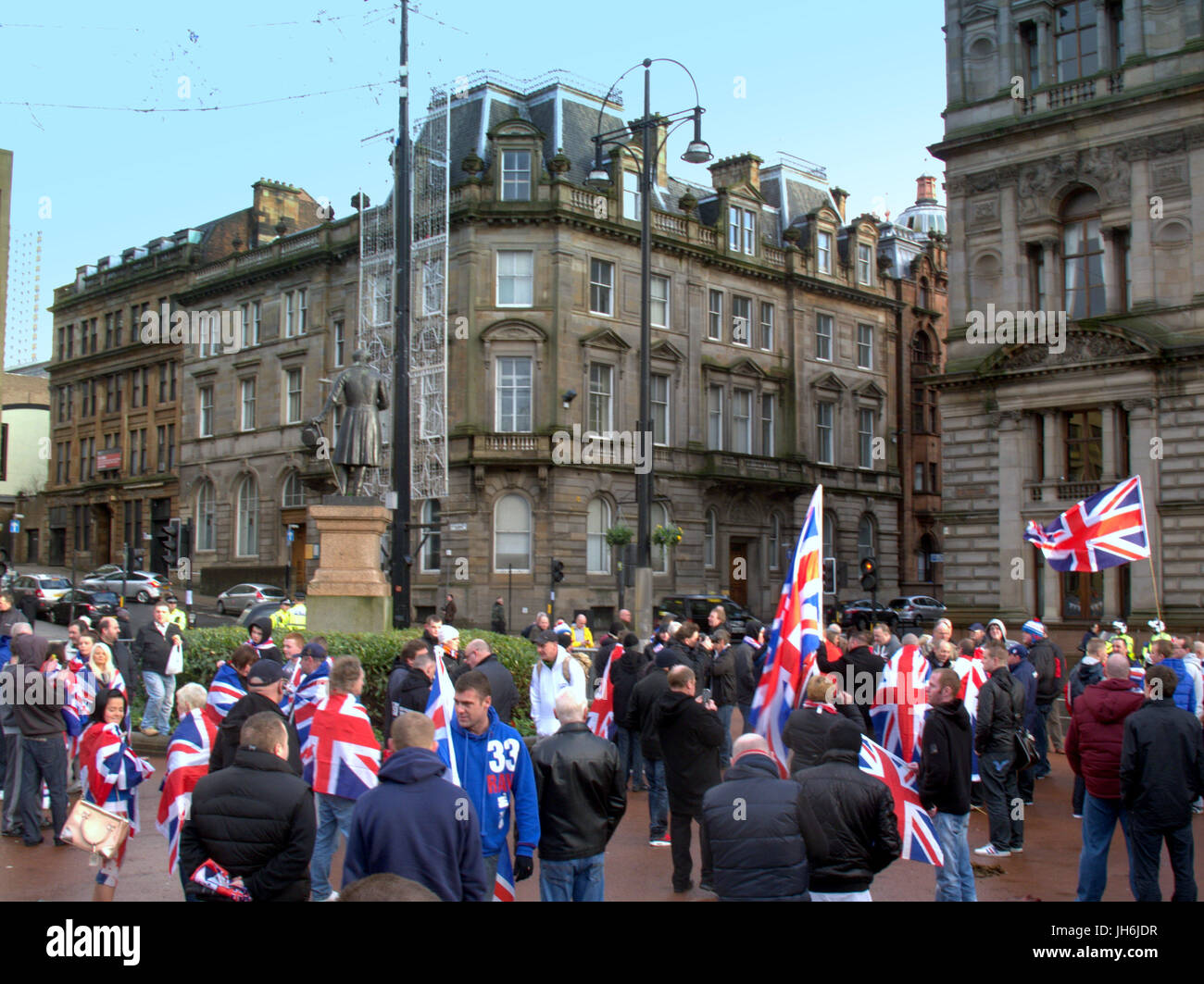 Loyaliste protestant Rangers Football club rally unioniste George Square Glasgow Ecosse drapeaux Union Jack Banque D'Images