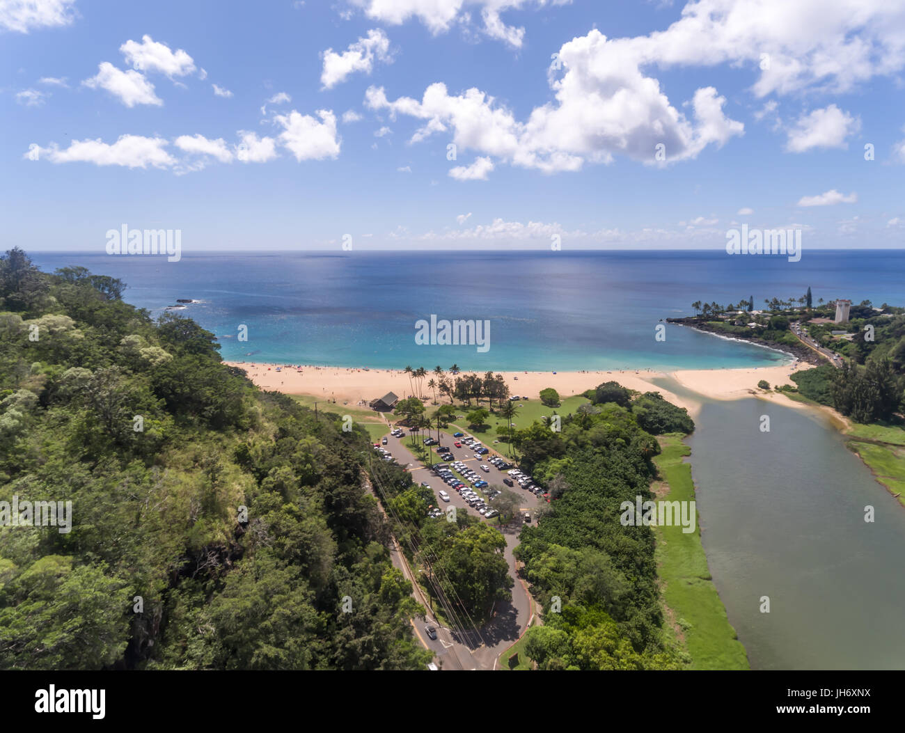 Vue aérienne de Waimea Bay et la rivière Banque D'Images